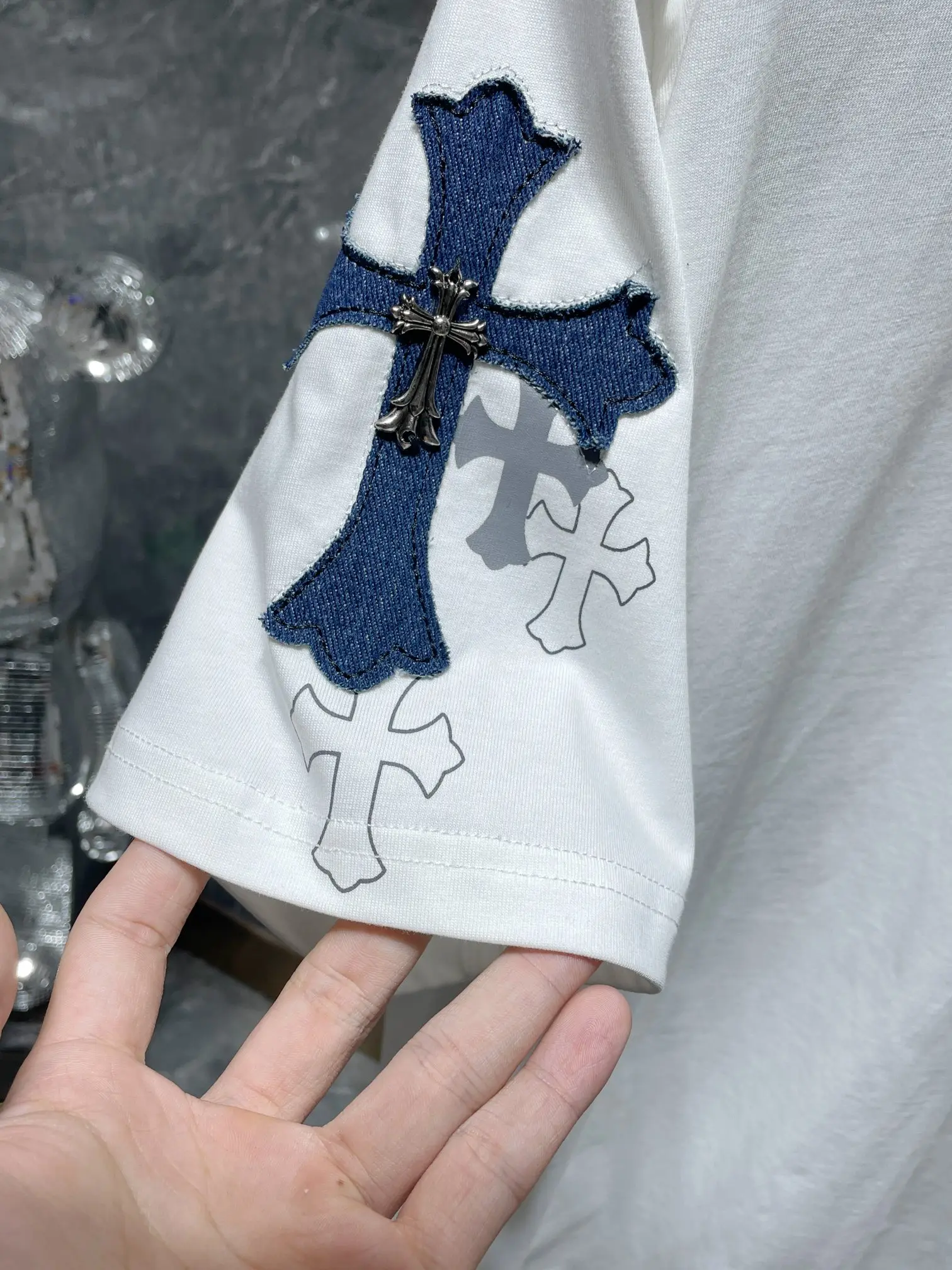 Embellished Cross Patch Cotton T-Shirt D11012042 — view 7