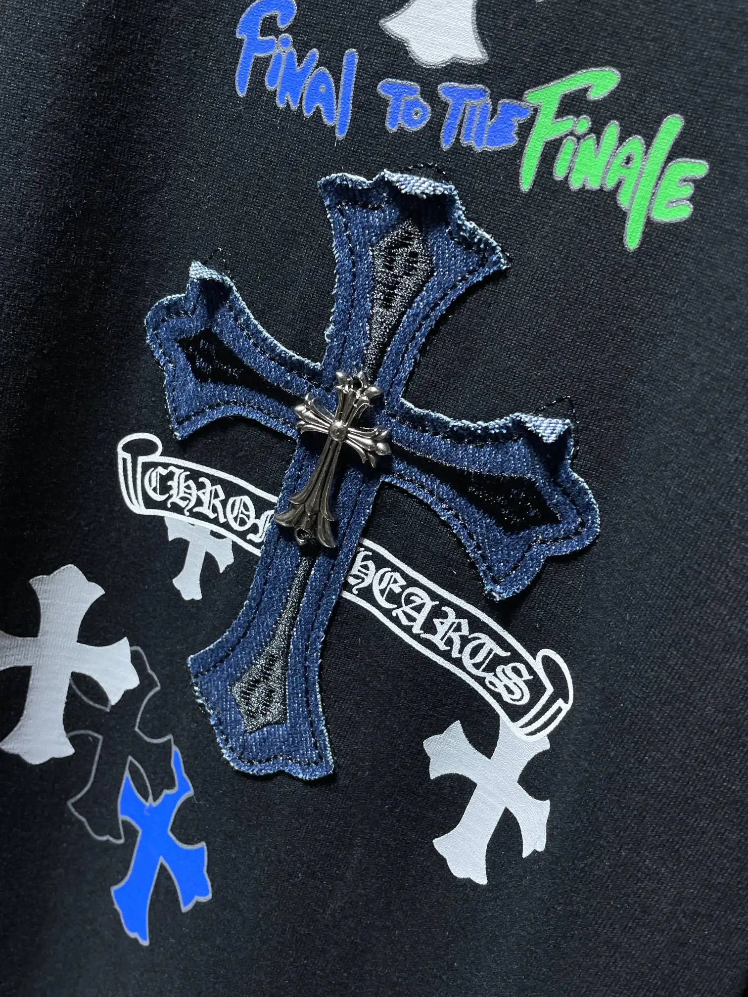 Leather Patch Cross Embroidered T-Shirt D6015875 — view 5