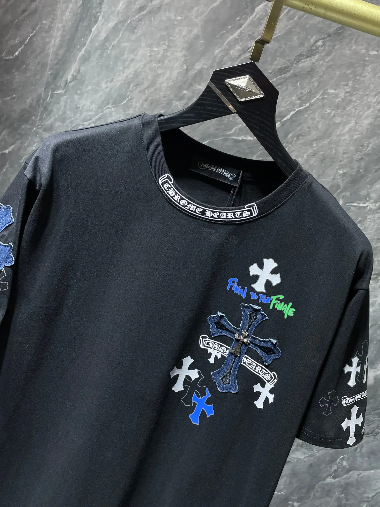 Leather Patch Cross Embroidered T-Shirt D6015875 — view 8