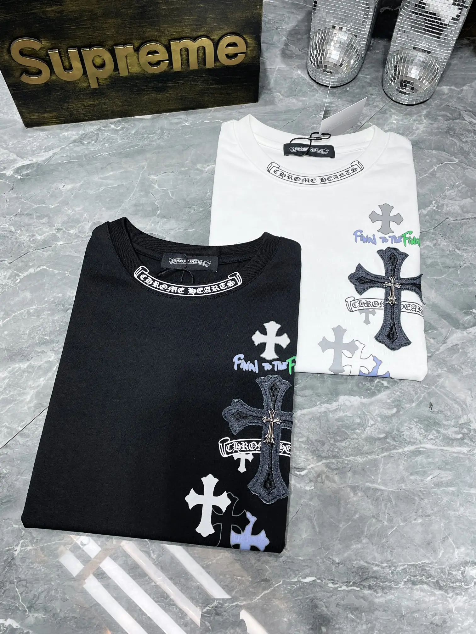 Leather Patch Cross Embroidered T-Shirt D6015875 — view 9