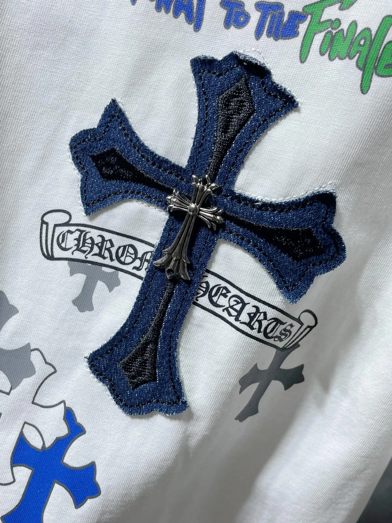 Cross Patch Embroidered Cotton T-Shirt D6015874 — view 5