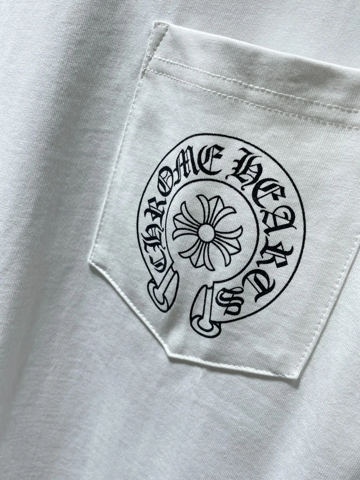 Horseshoe Logo Pocket T-Shirt D10512039 — view 2