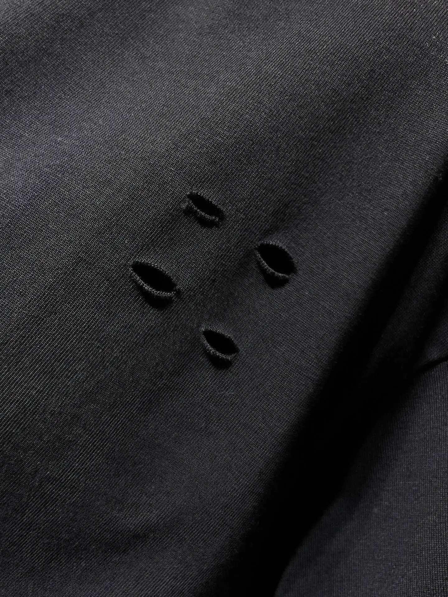 Distressed Cross Embellished T-Shirt D11012030 — view 7