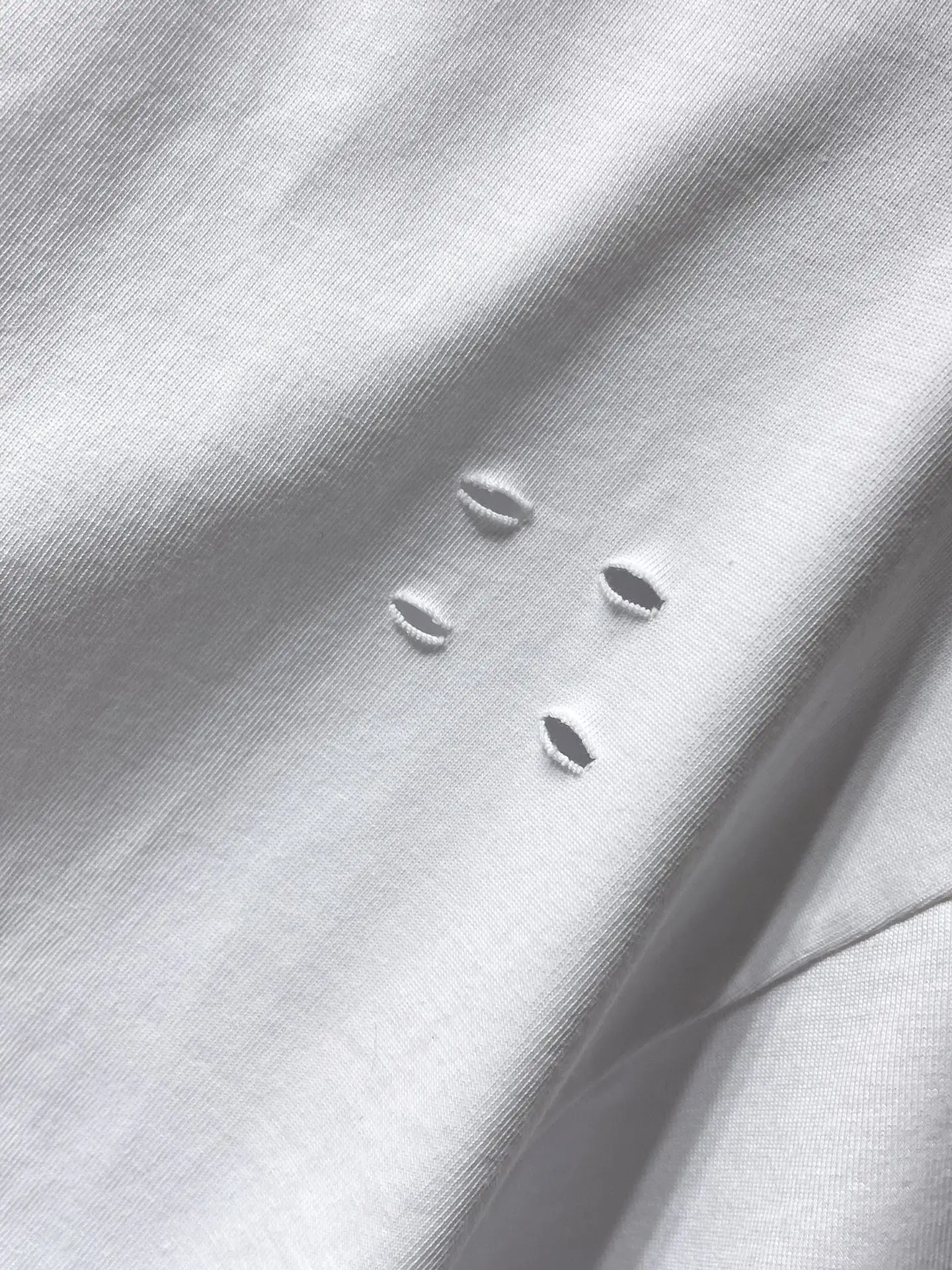 Distressed Cross Embellished T-Shirt D6015863 — view 8