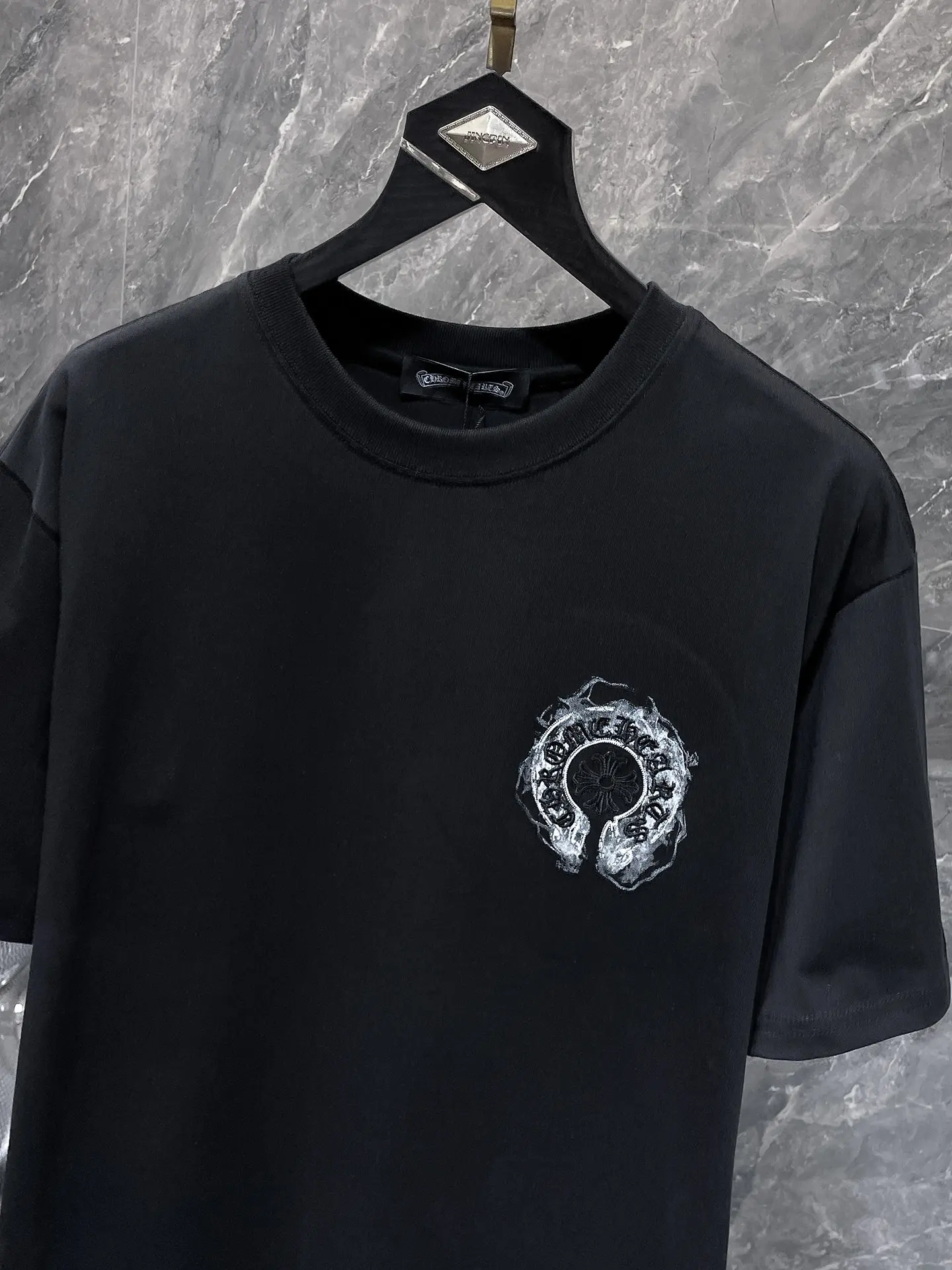 Horseshoe Cross Embroidered Cotton T-Shirt D6815839 — view 4