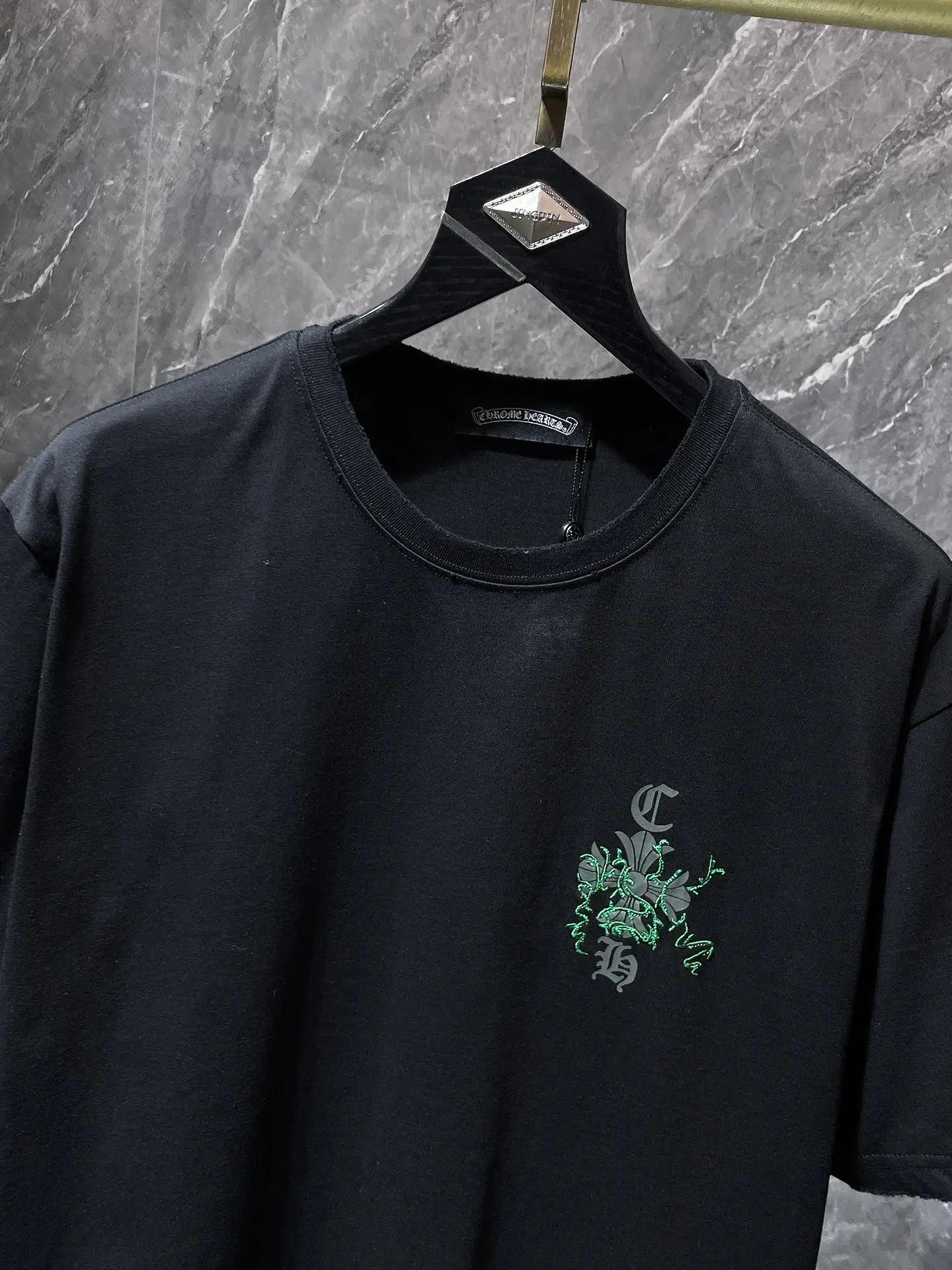 Embroidered Horseshoe Logo Cotton T-Shirt D12012008 — view 4