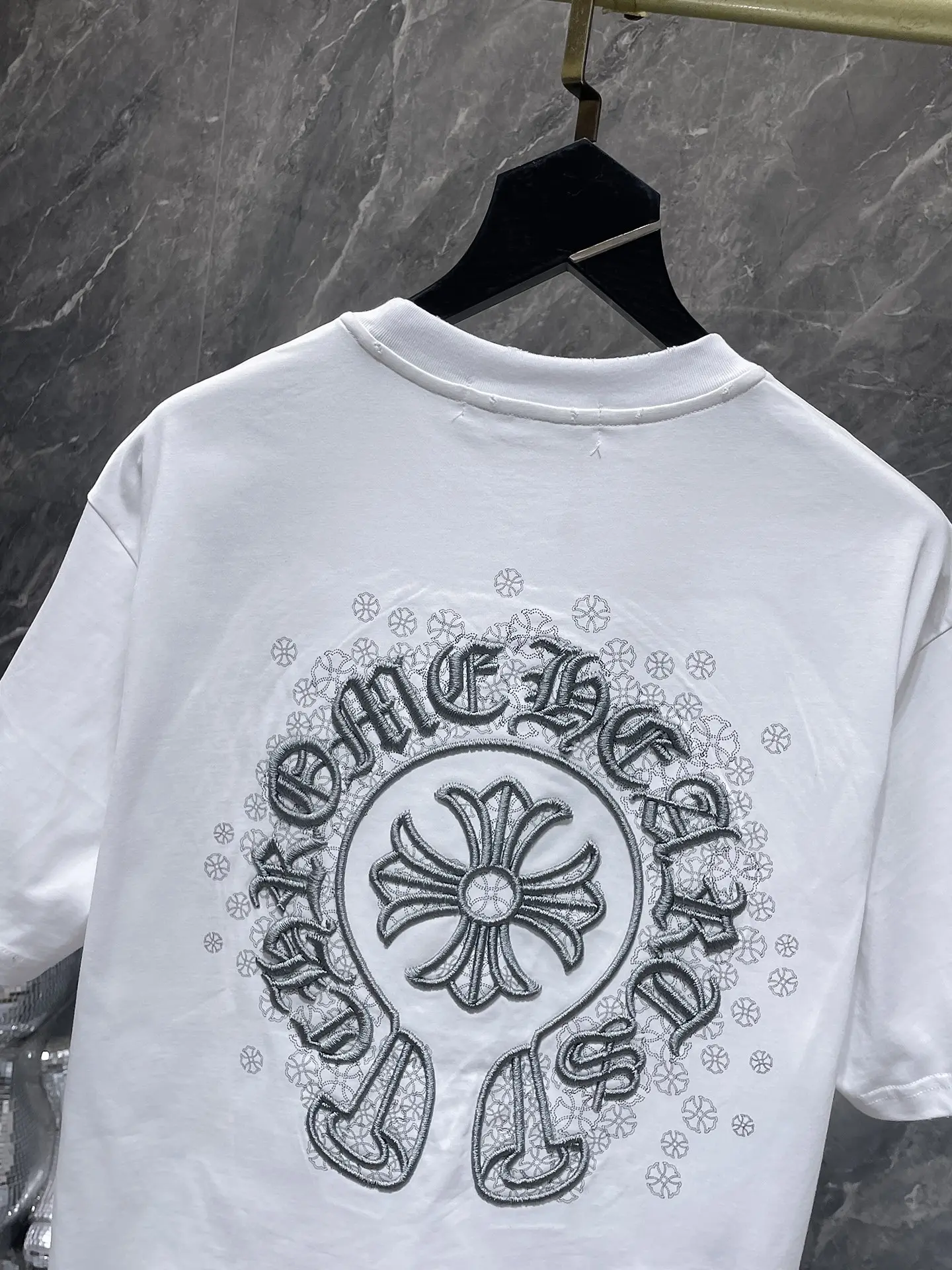 Embroidered Horseshoe Logo Cotton T-Shirt D12512010 — view 6