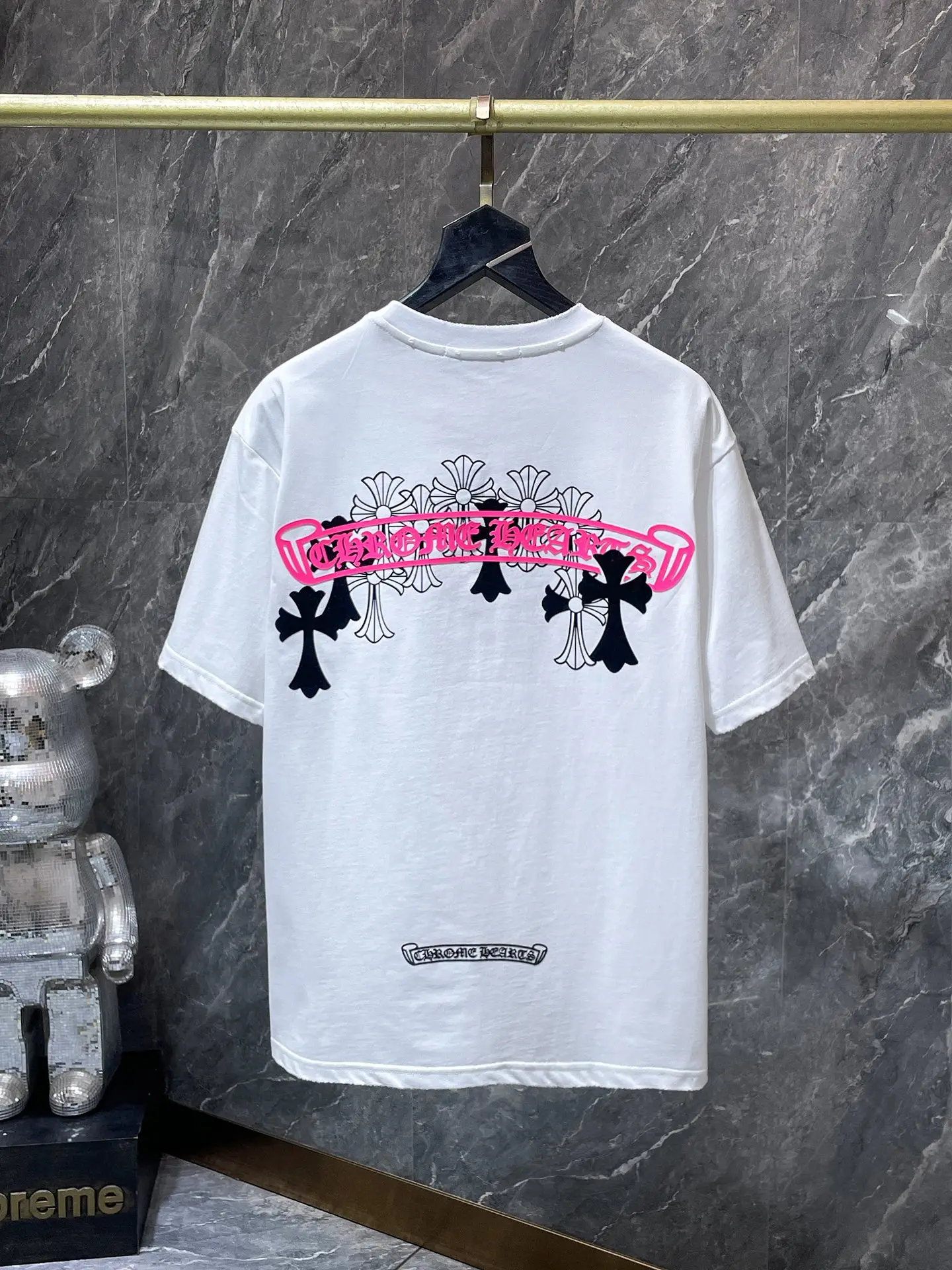 Scroll Logo Graphic T-Shirt D11812007 — view 3