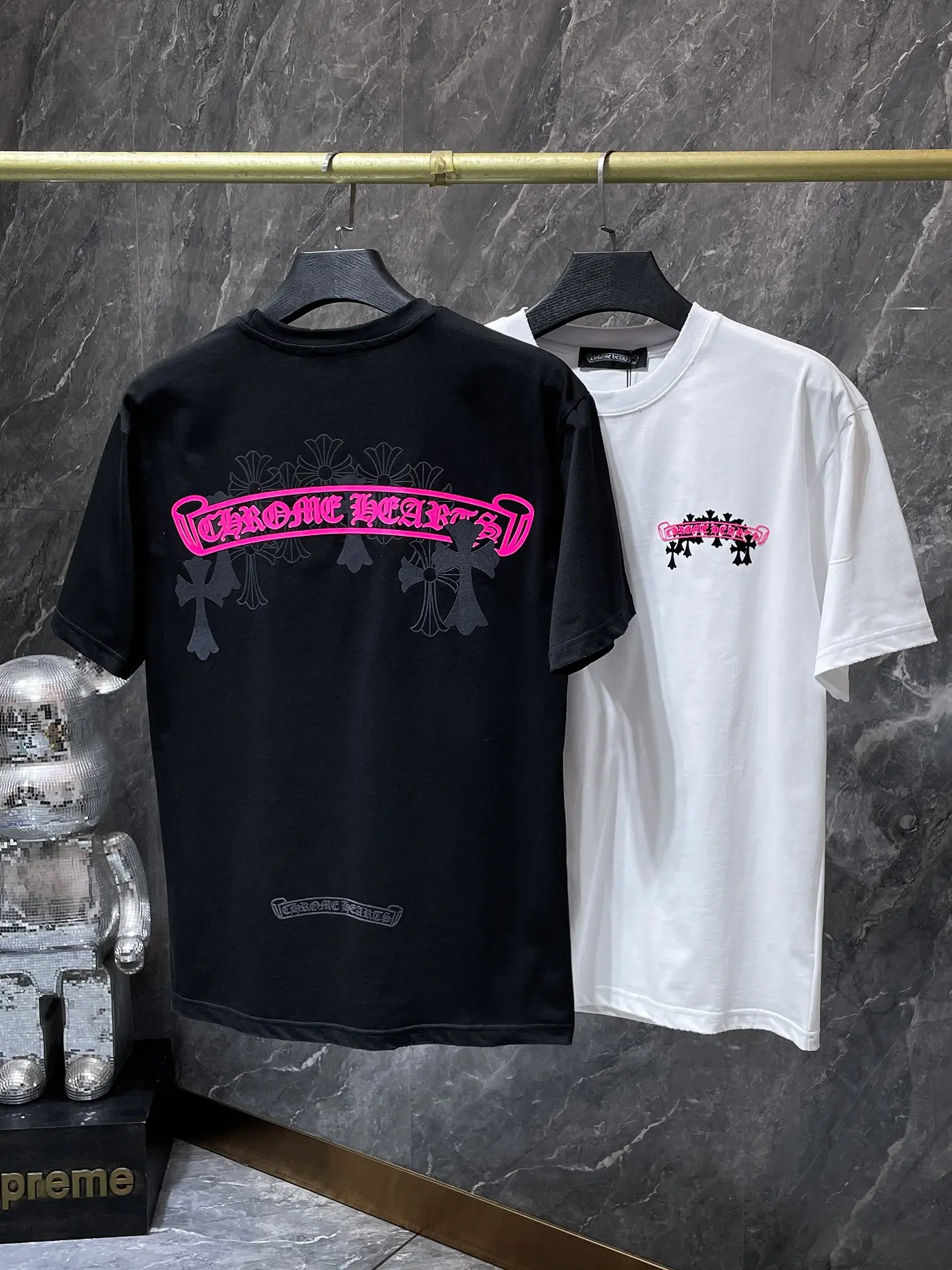 Scroll Logo Graphic T-Shirt D11812007 — view 9