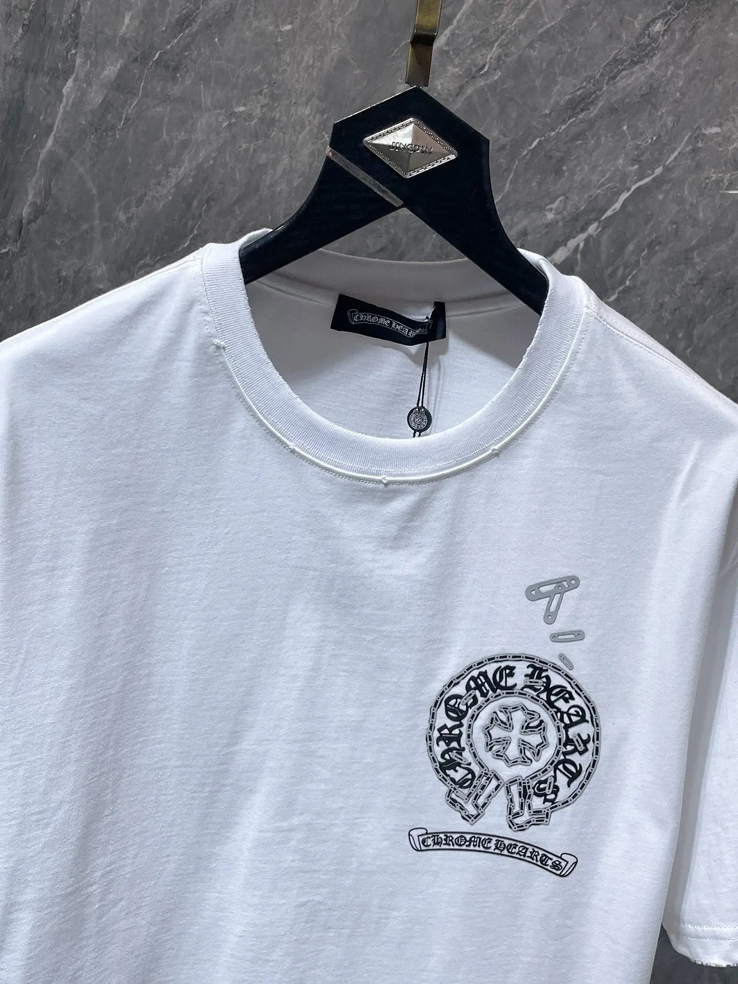 Horseshoe Logo Distressed Cotton T-Shirt D6815838 — view 4
