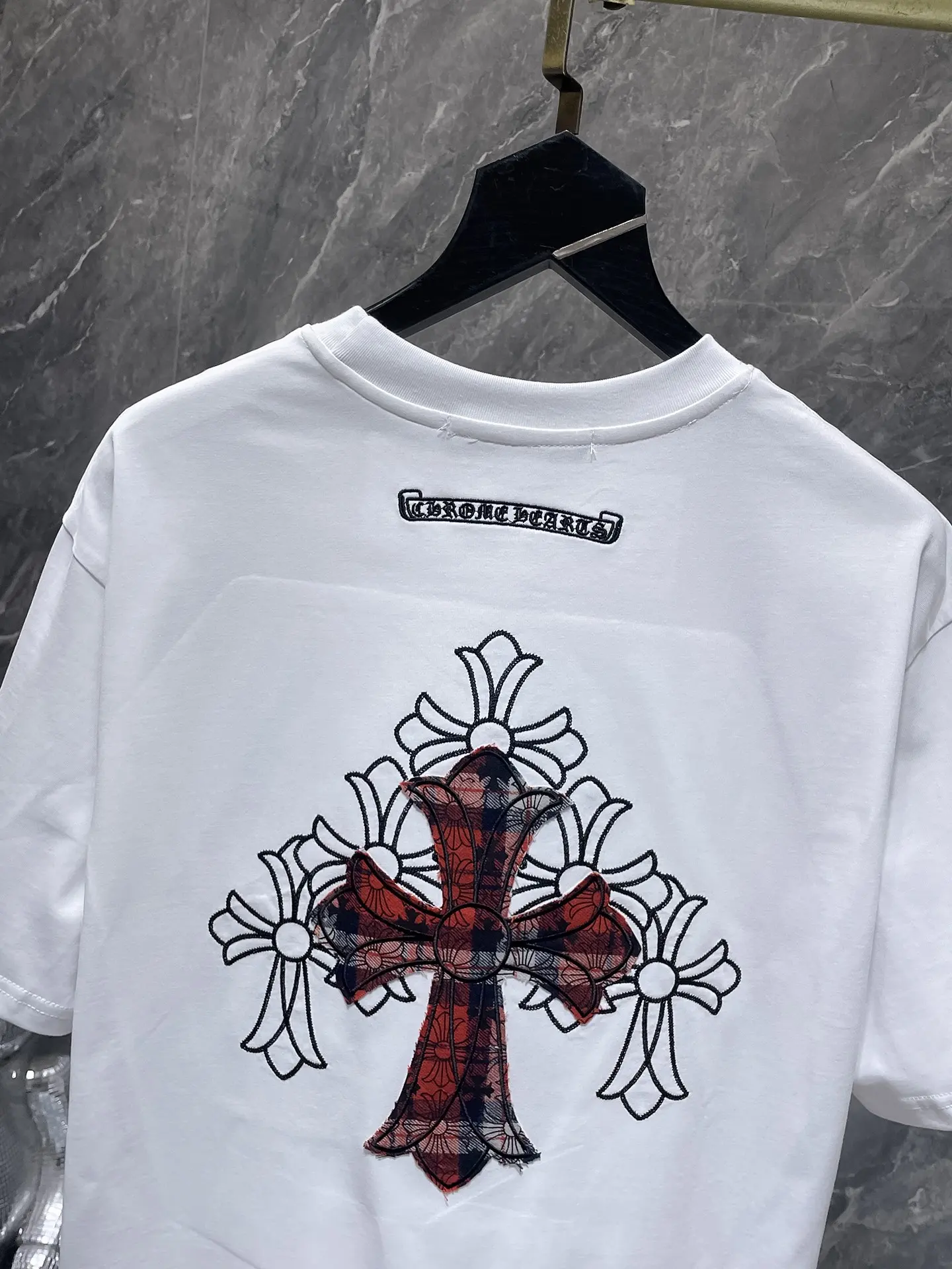 Cross Patch Embroidered Cotton T-Shirt D12011998 — view 6