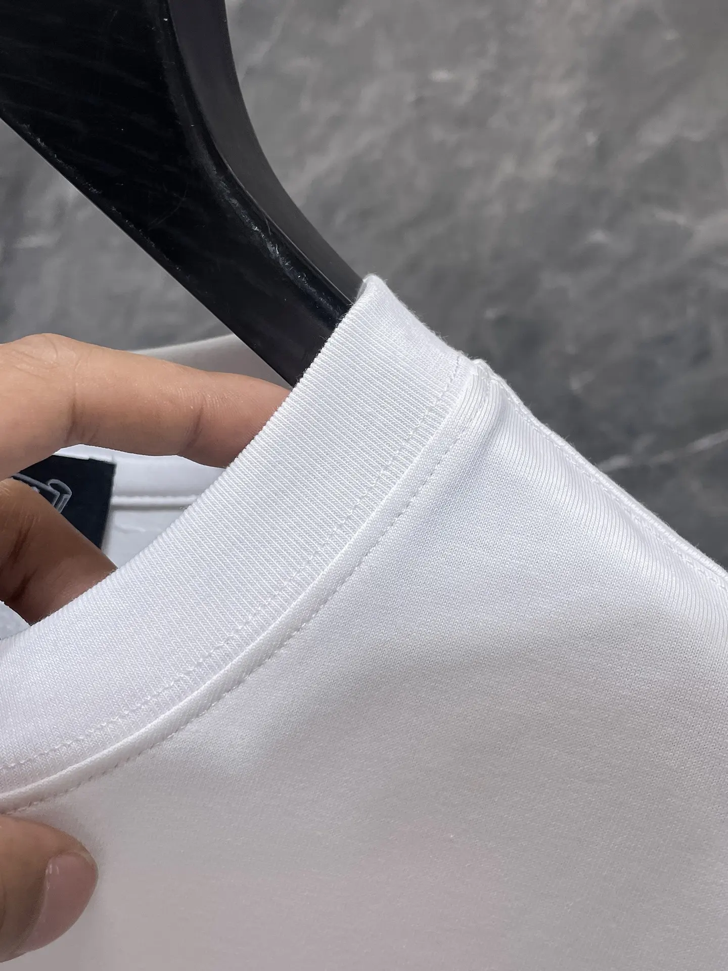 Cross Patch Embroidered Cotton T-Shirt D7015833 — view 8