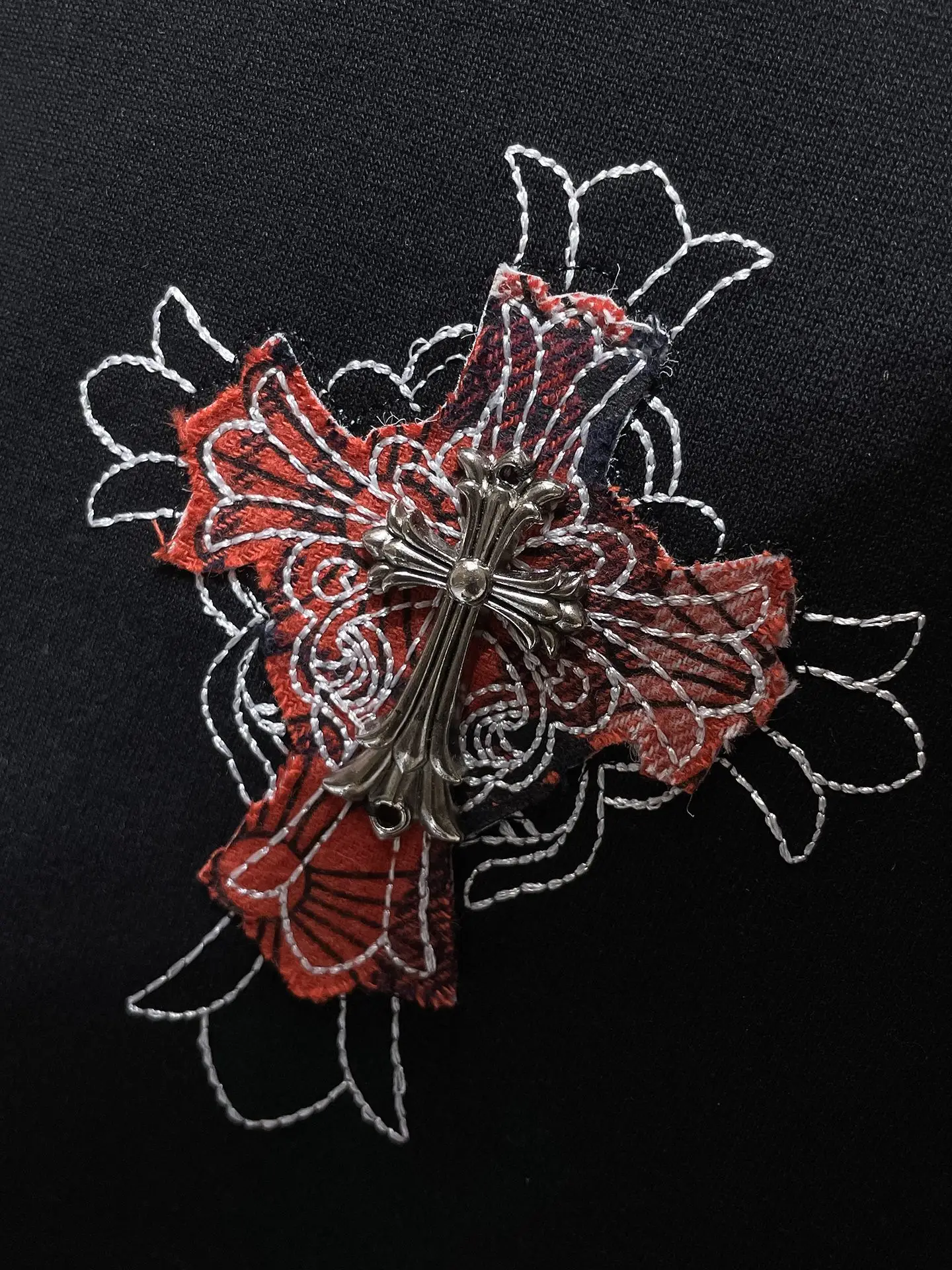 Cross Patch Embroidered Cotton T-Shirt D7015832 — view 7
