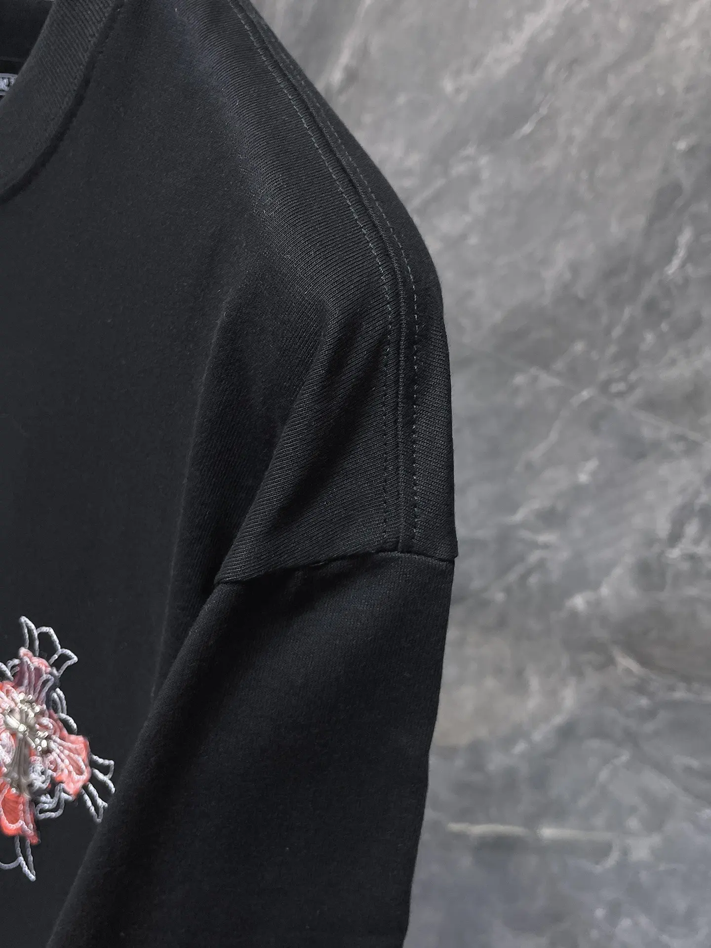 Cross Patch Embroidered Cotton T-Shirt D7015832 — view 9