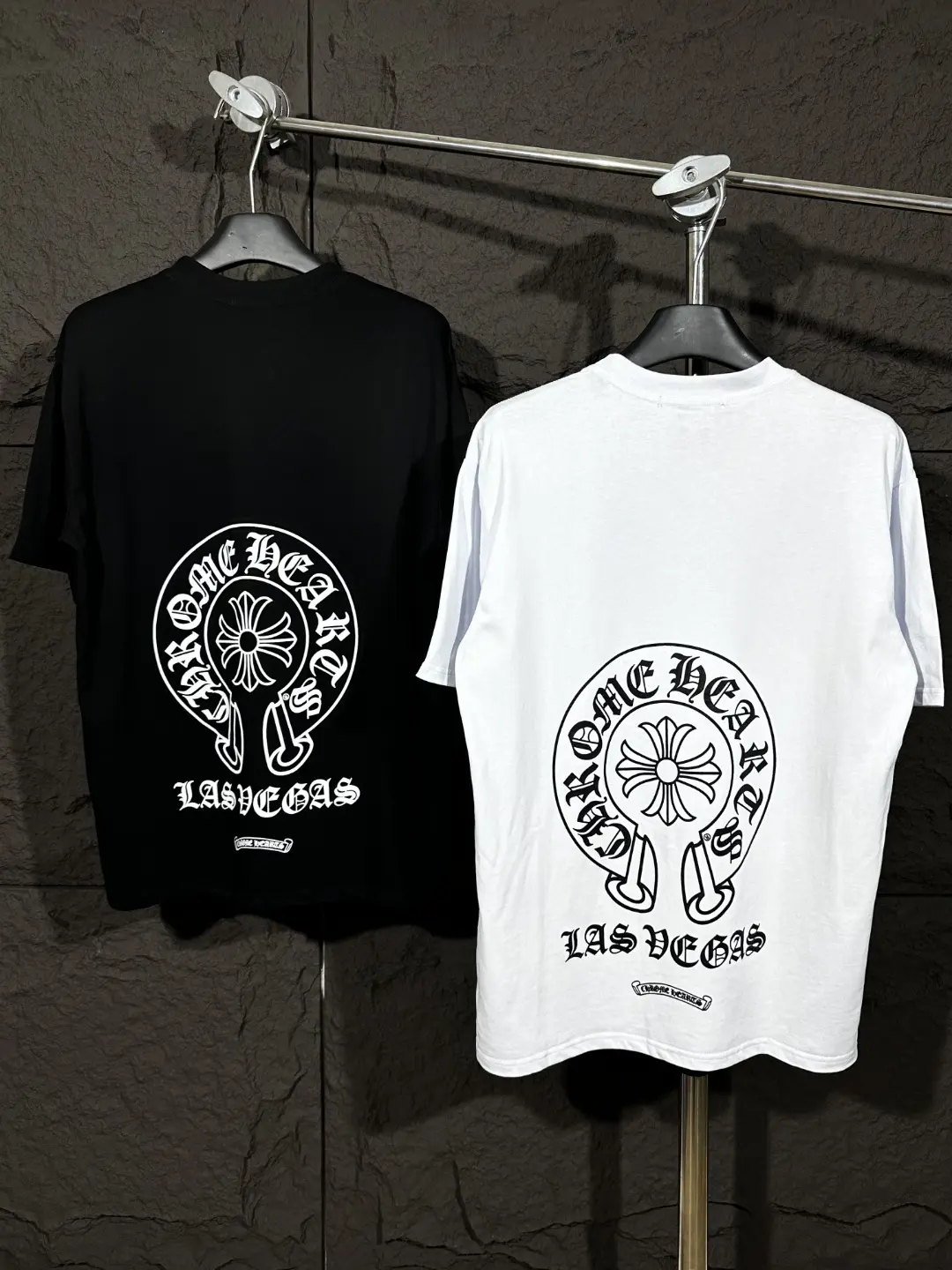 Horseshoe Logo Graphic T-Shirt D4815853