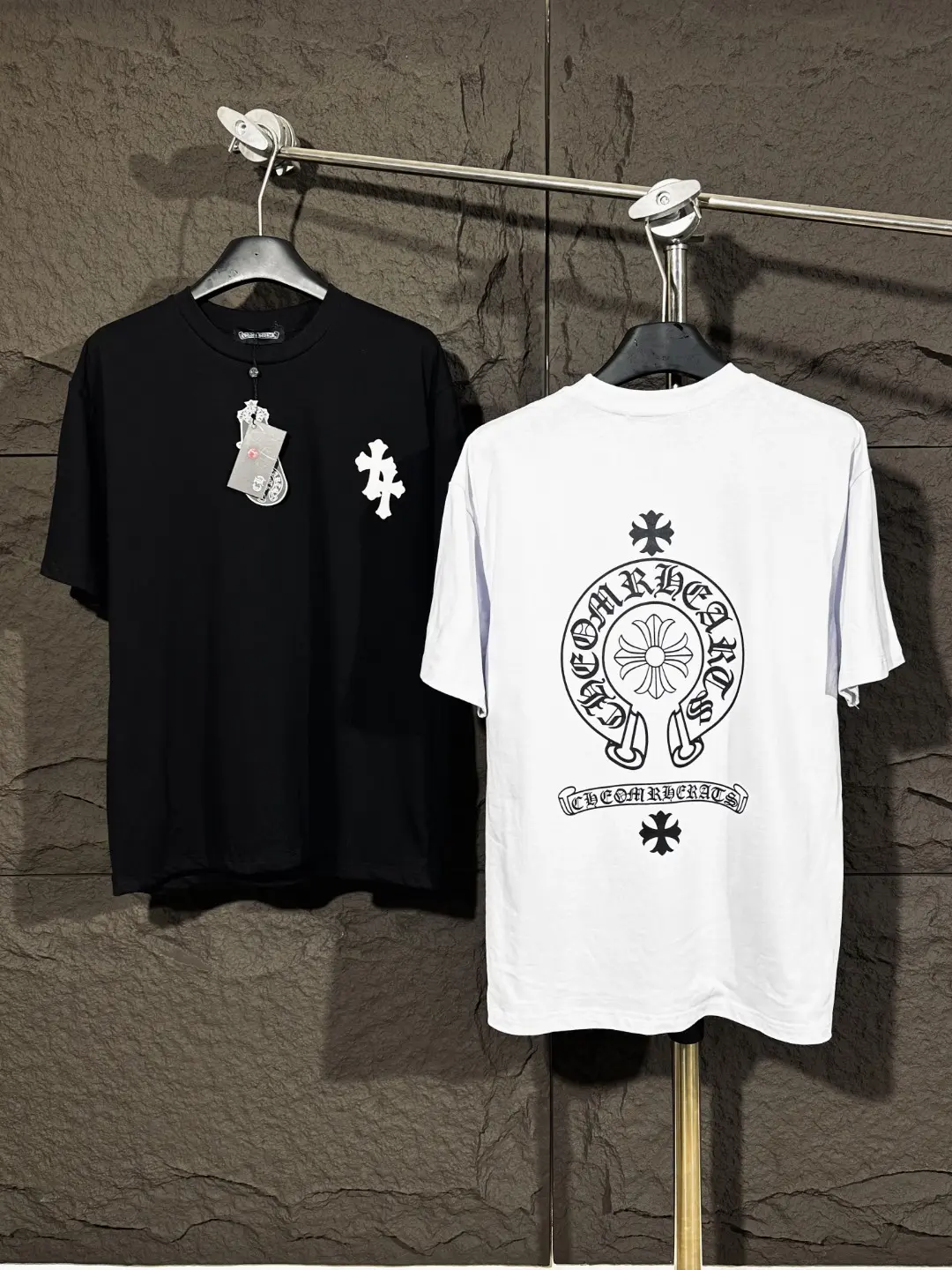 Horseshoe Logo Graphic T-Shirt D4515815