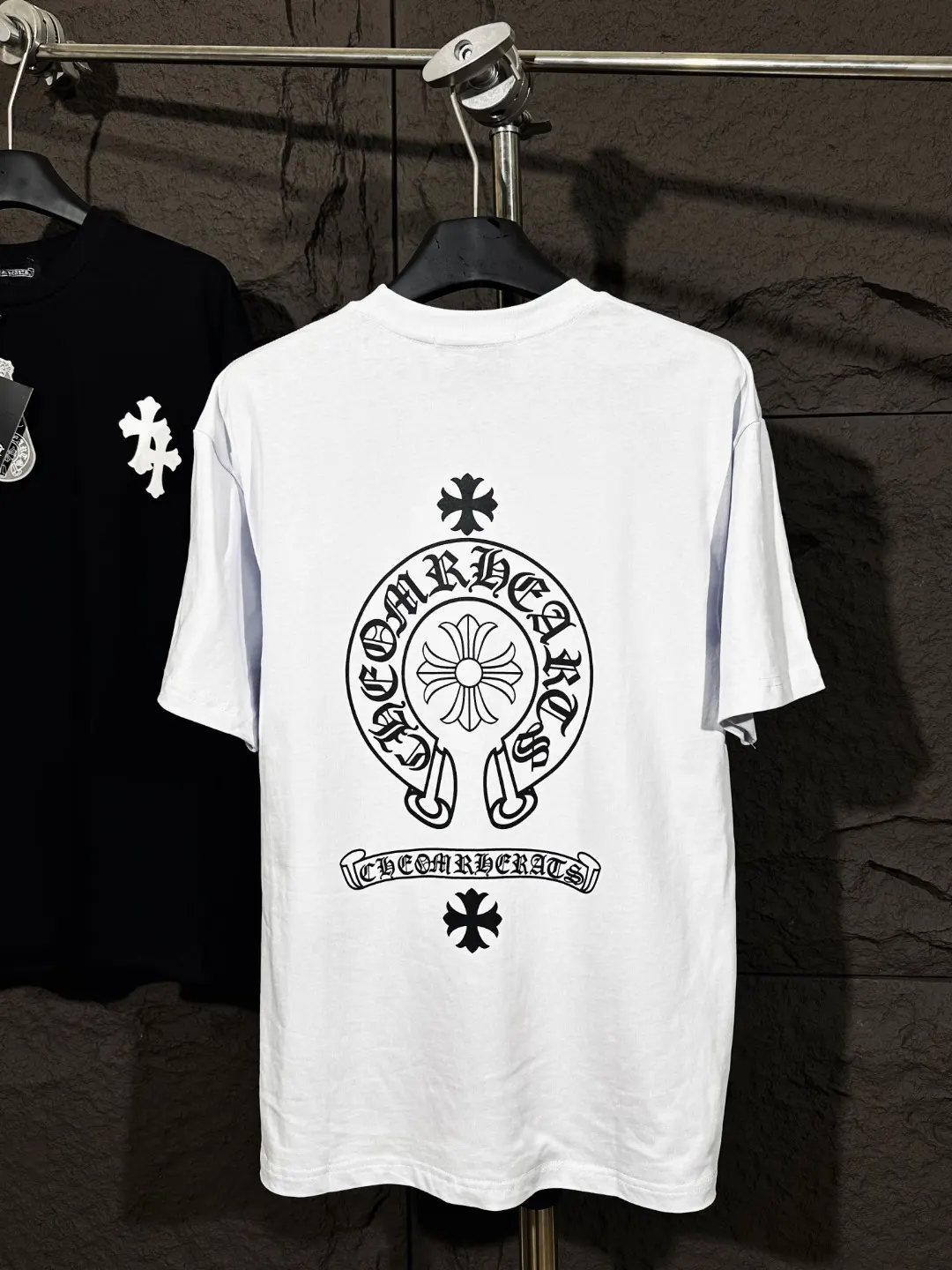 Horseshoe Logo Graphic T-Shirt D4515815 — view 2