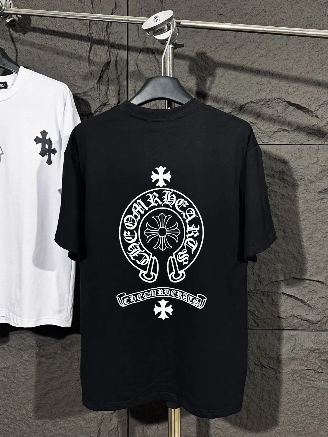 Horseshoe Logo Graphic T-Shirt D4515815 — view 11