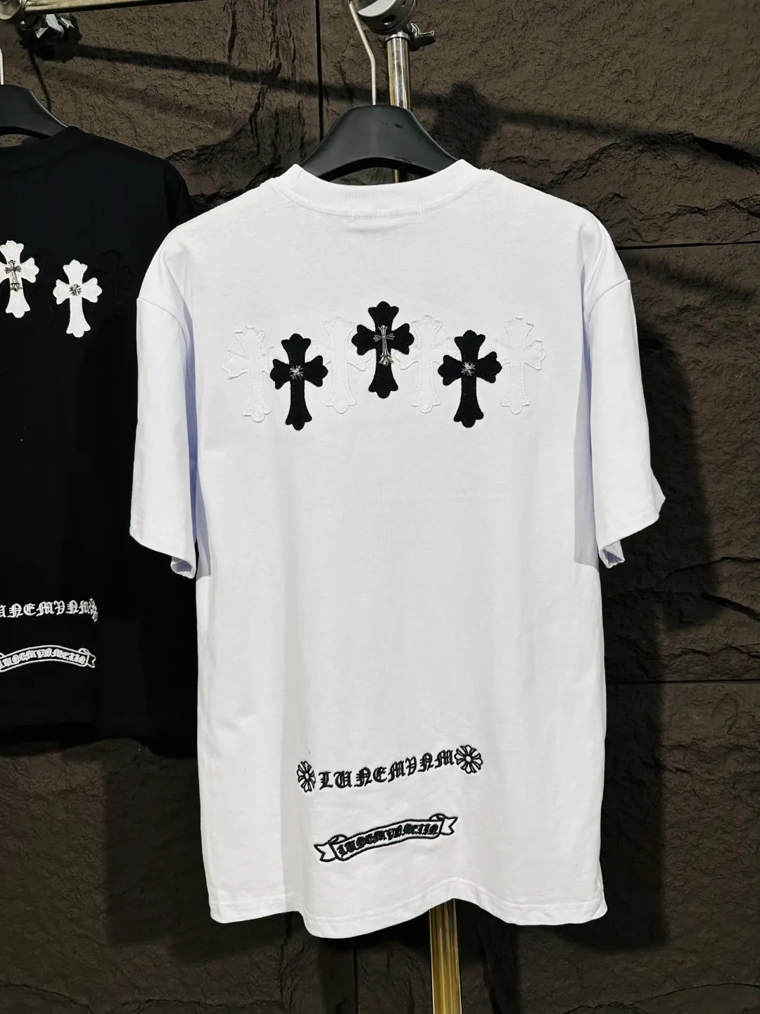 Cross Patch Embroidered Cotton T-Shirt D6015749 — view 6