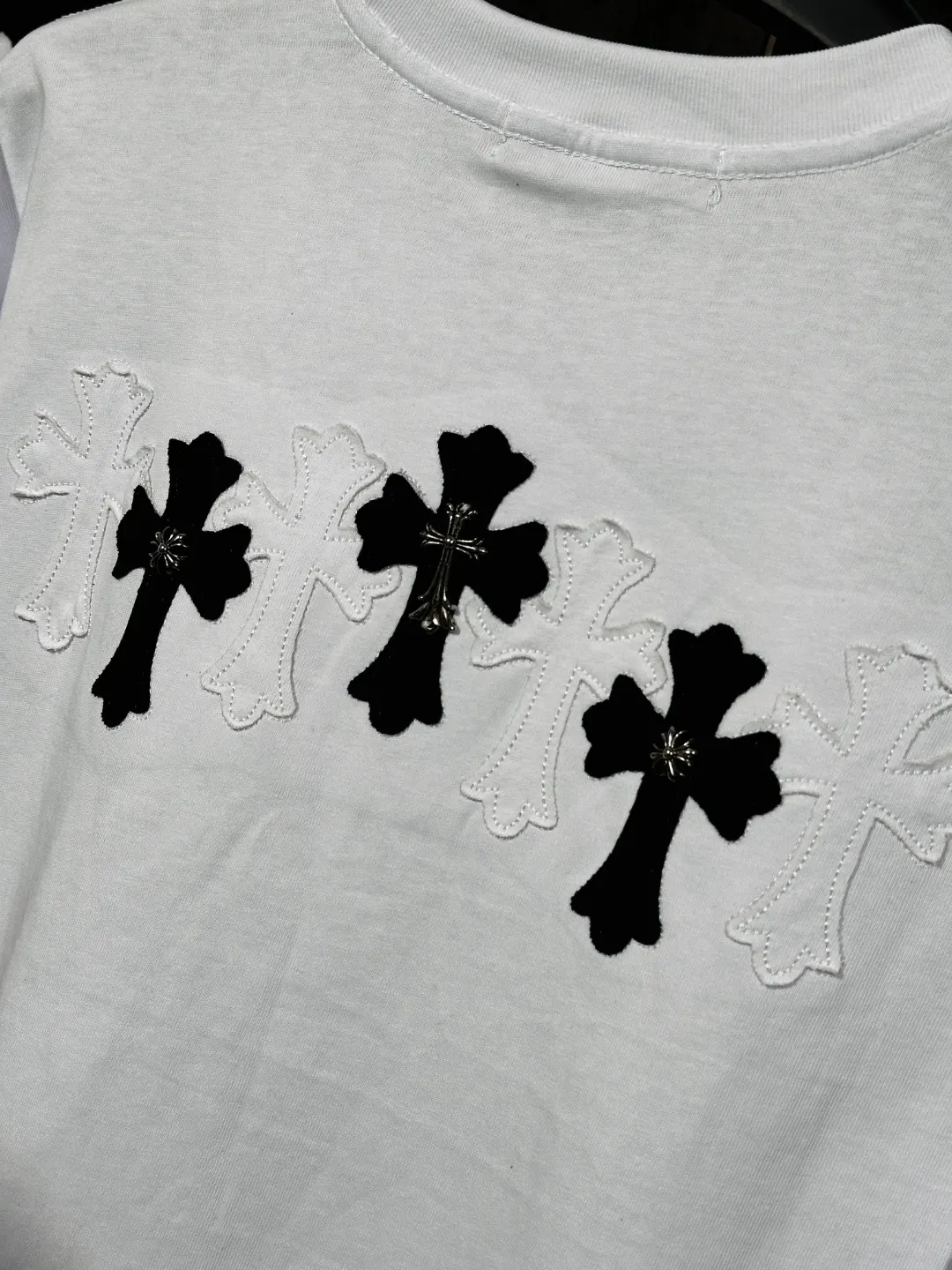 Cross Patch Embroidered Cotton T-Shirt D6015749 — view 7