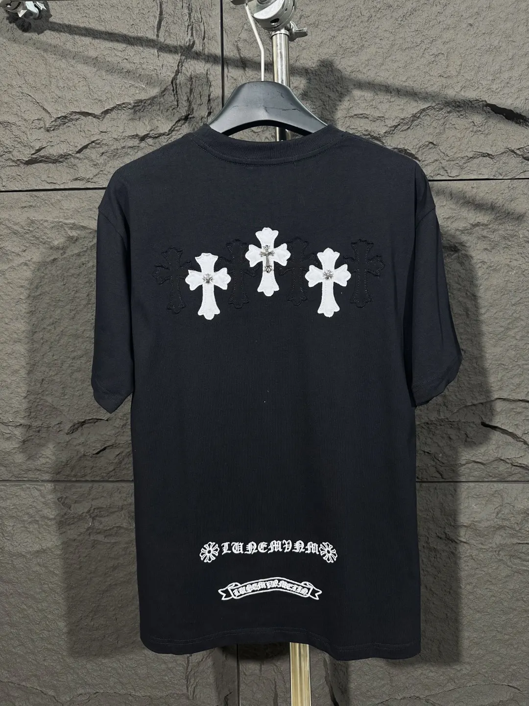 Cross Patch Embroidered Cotton T-Shirt D6015749 — view 9