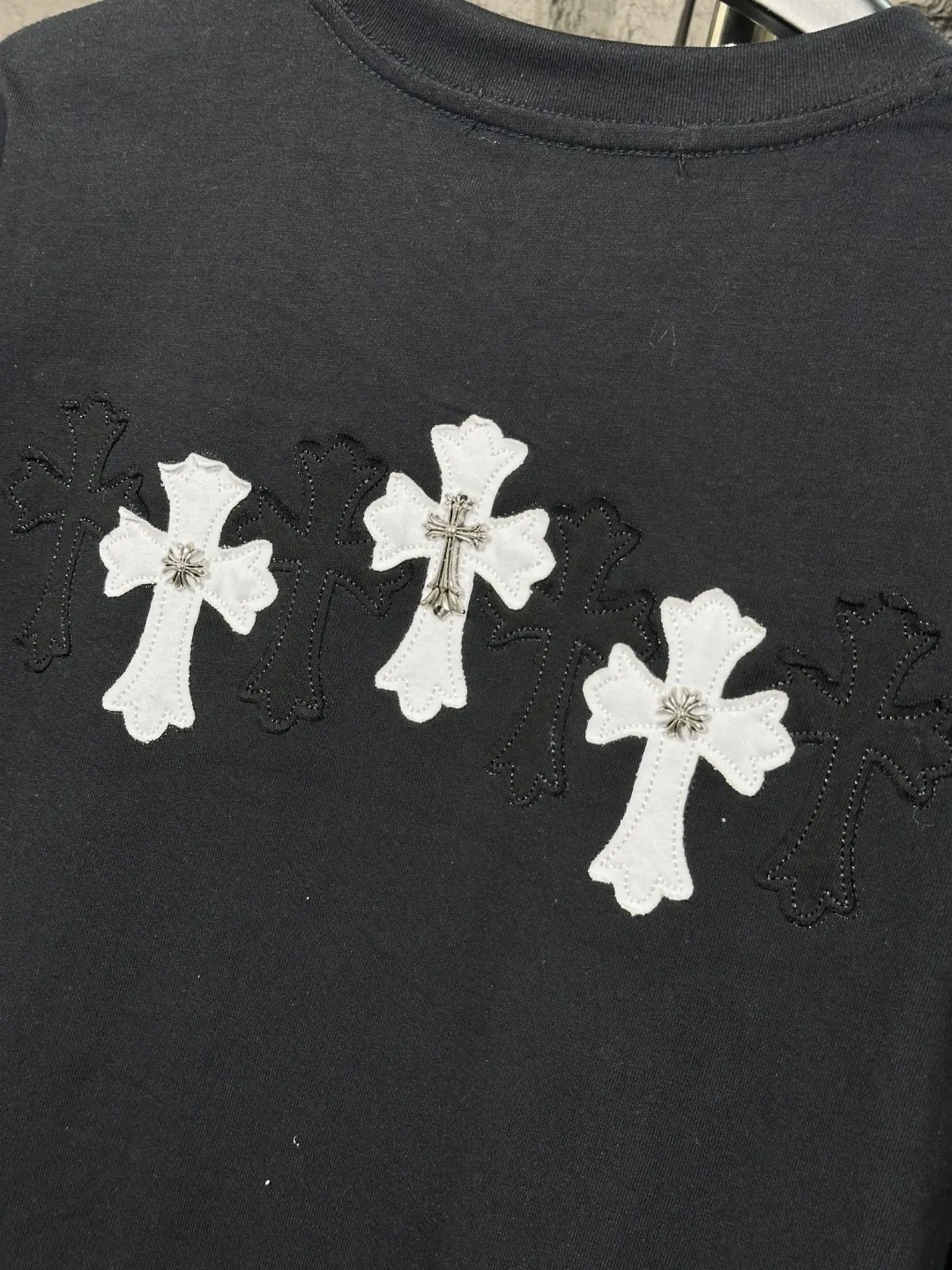 Cross Patch Embroidered Cotton T-Shirt D6015749 — view 10