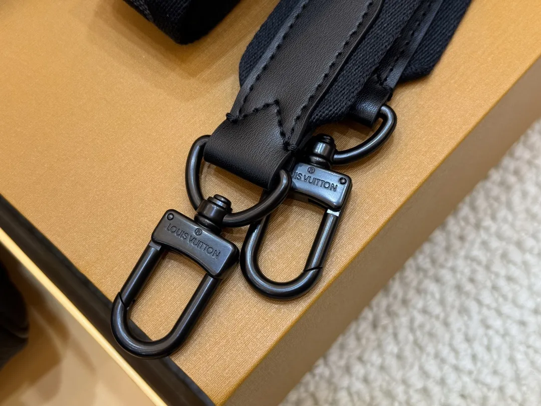 Keepall 25 Embossed Leather Boston Bag D44018521 — view 6