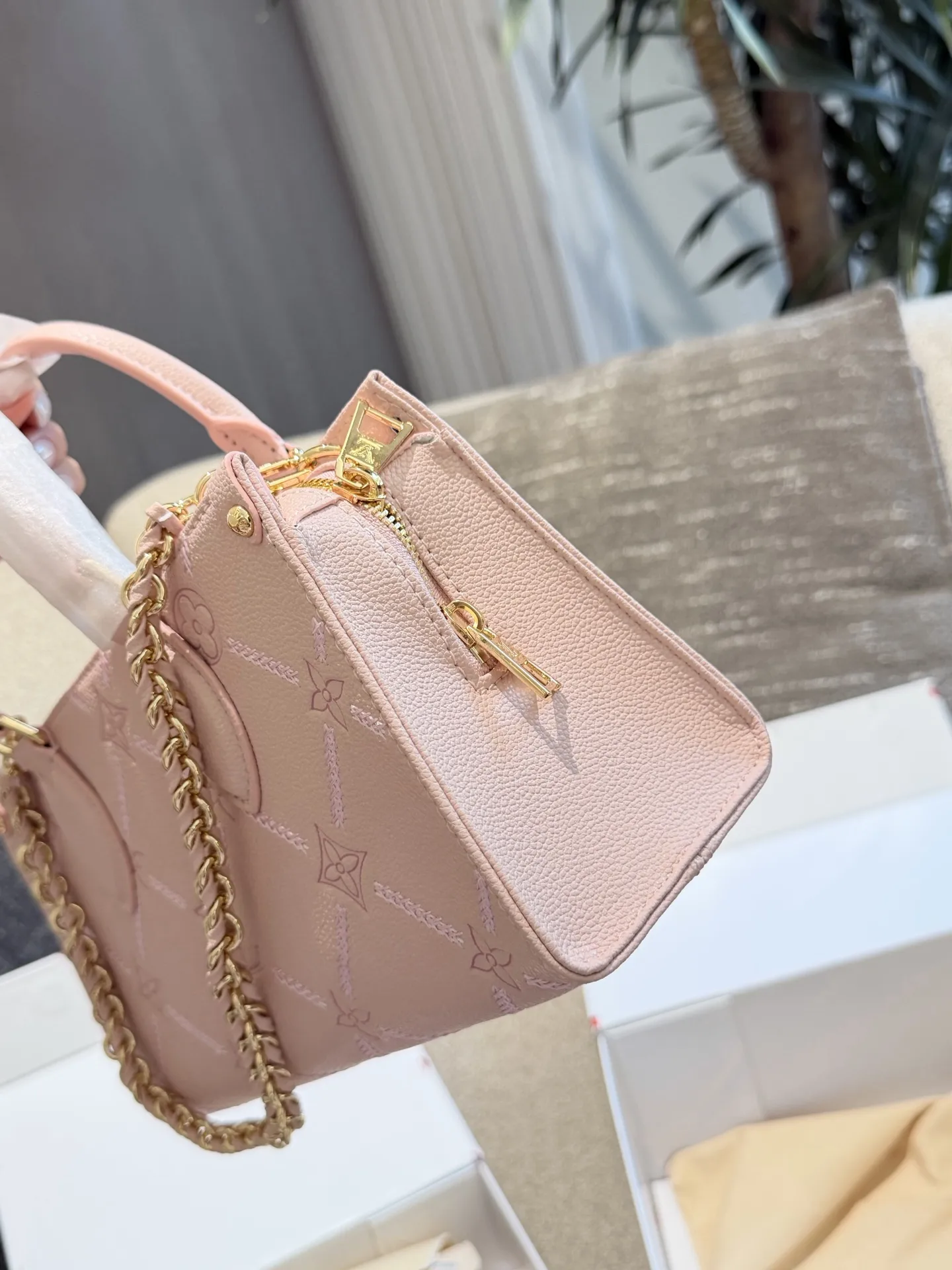 Onthego Monogram Empreinte Top-Handle Bag D35518353 — view 5