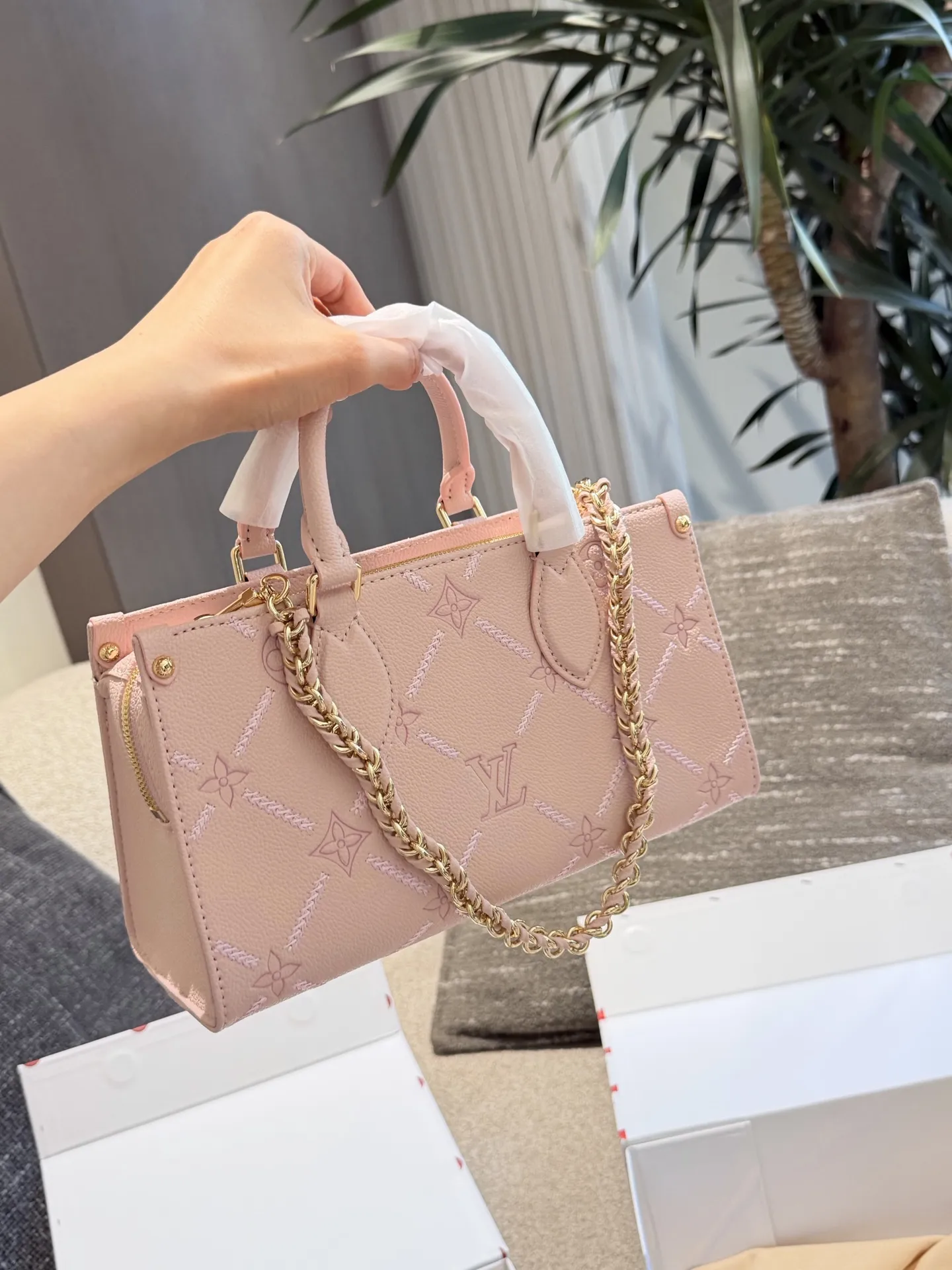 Onthego Monogram Empreinte Top-Handle Bag D35518353 — view 6