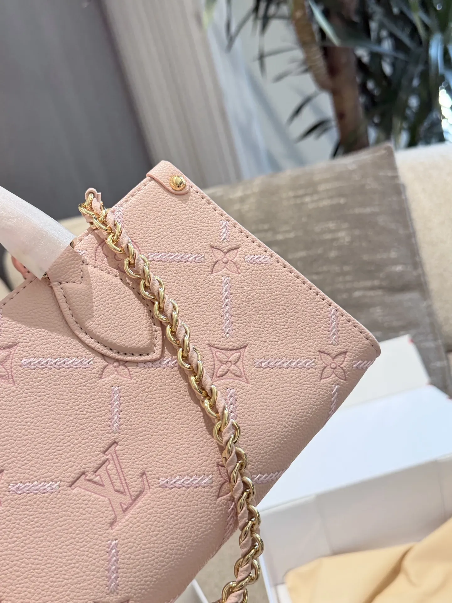 Onthego Monogram Empreinte Top-Handle Bag D35518353 — view 7
