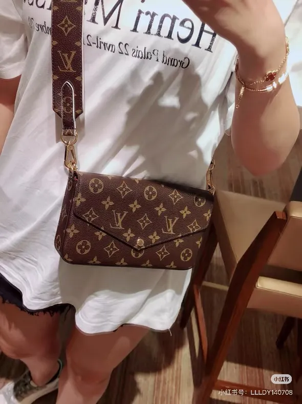 Félicie Pochette Monogram Crossbody Bag D31018324 — view 2