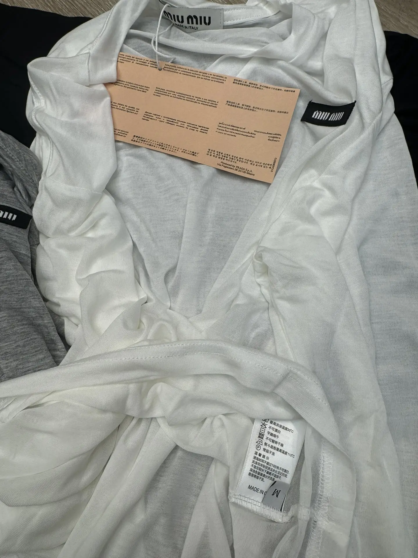 Logo-Patch V-Neck Tencel Long-Sleeve Top D6916113 — view 4