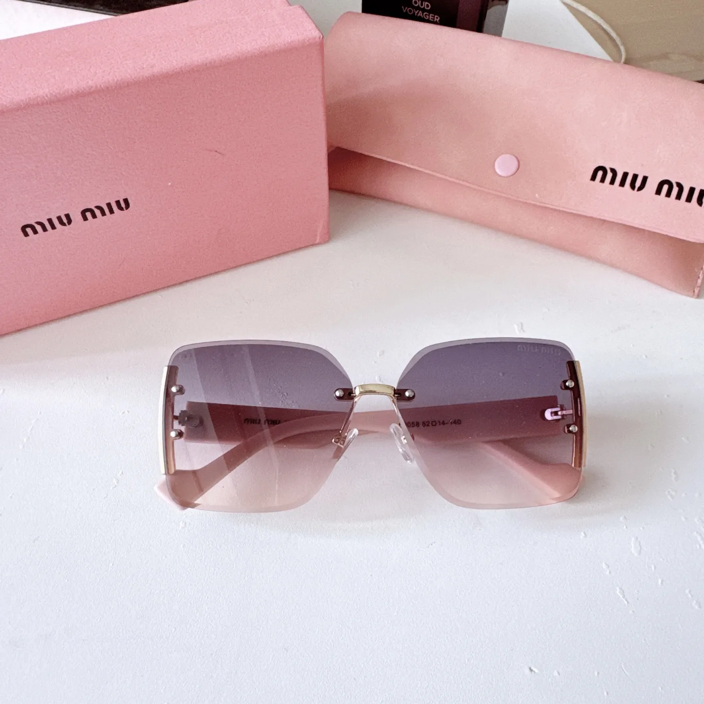 Oversized Square-Frame Sunglasses D20017746