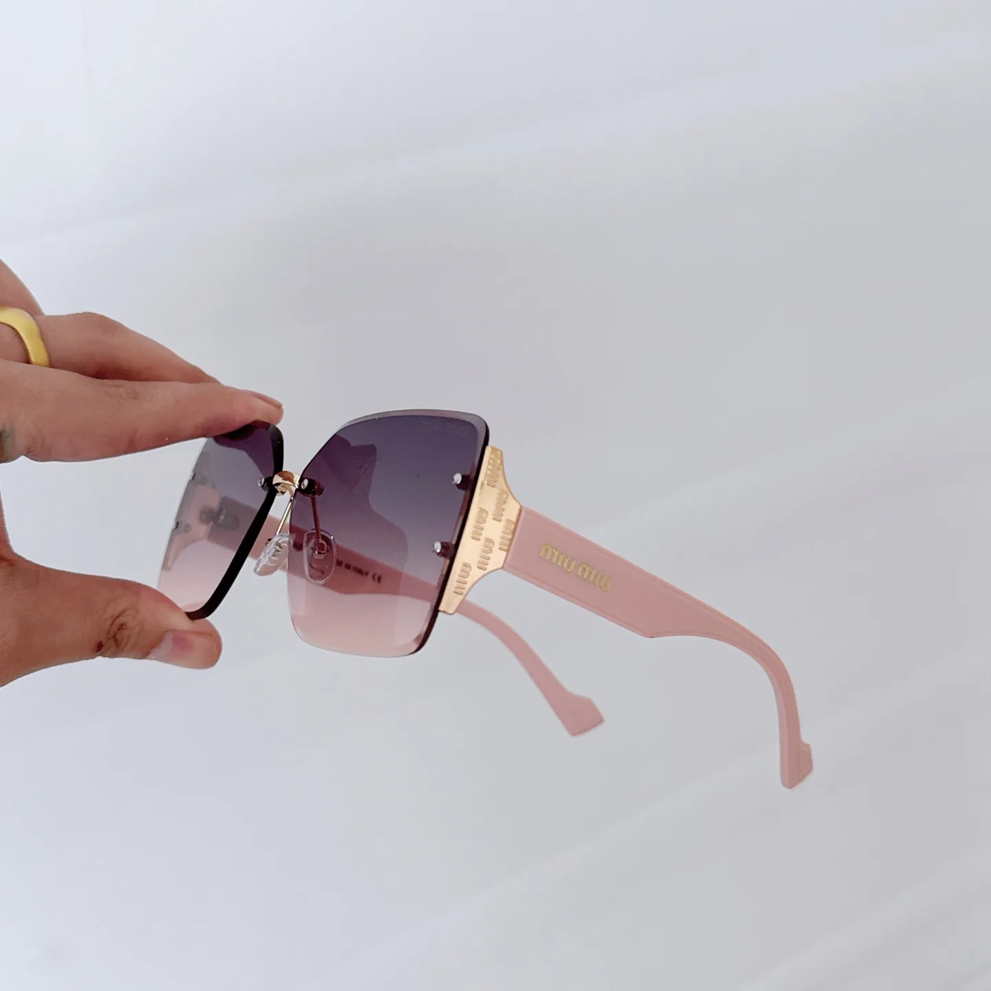 Oversized Square-Frame Sunglasses D20017746 — view 6