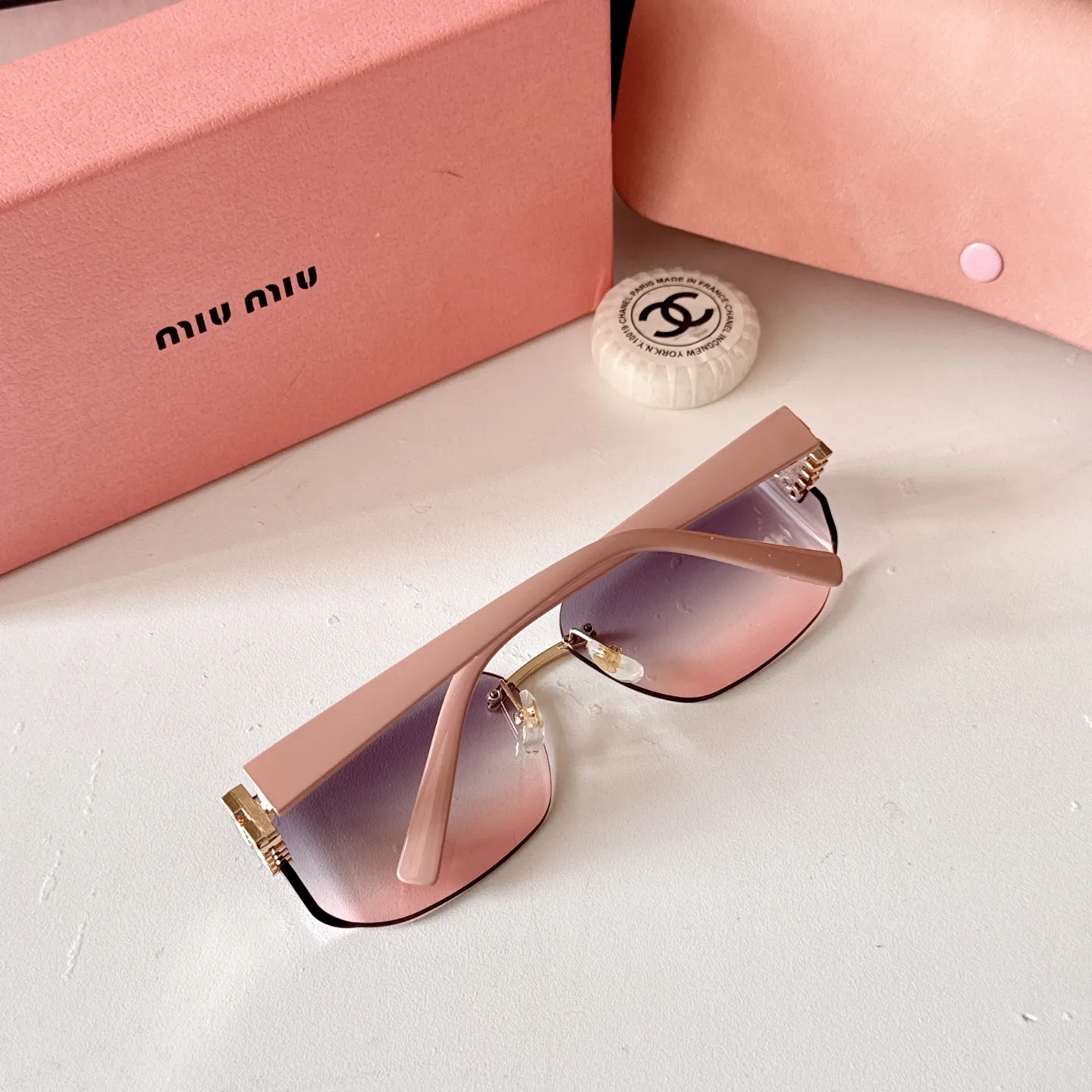 MU111AV Cat-Eye Sunglasses D20017787 — view 4