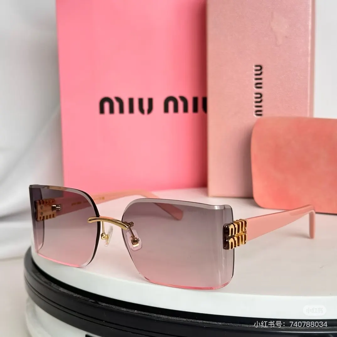 MU111AV Cat-Eye Sunglasses D20017787 — view 5