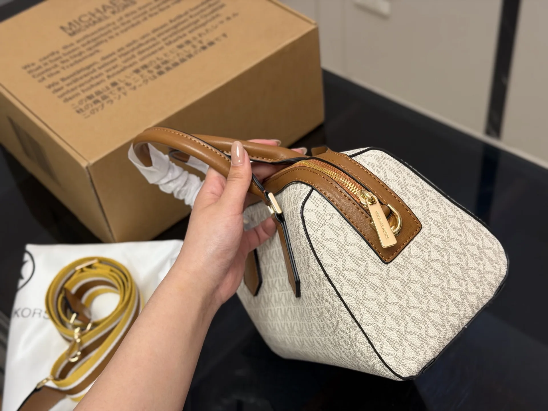 Michael Kors Signature Print Pillow Bag D15011056 — view 7