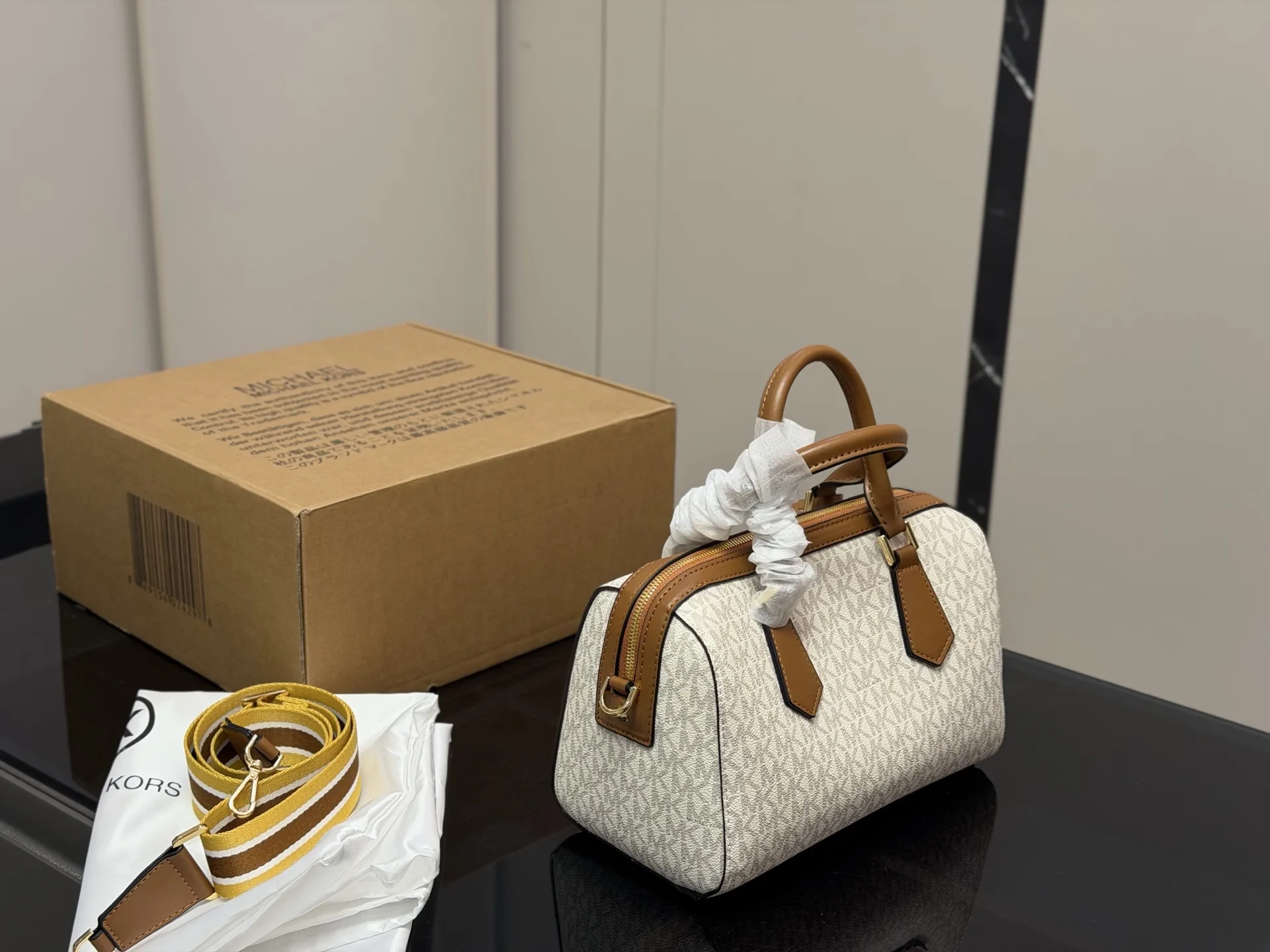 Michael Kors Signature Print Pillow Bag D15011056 — view 8