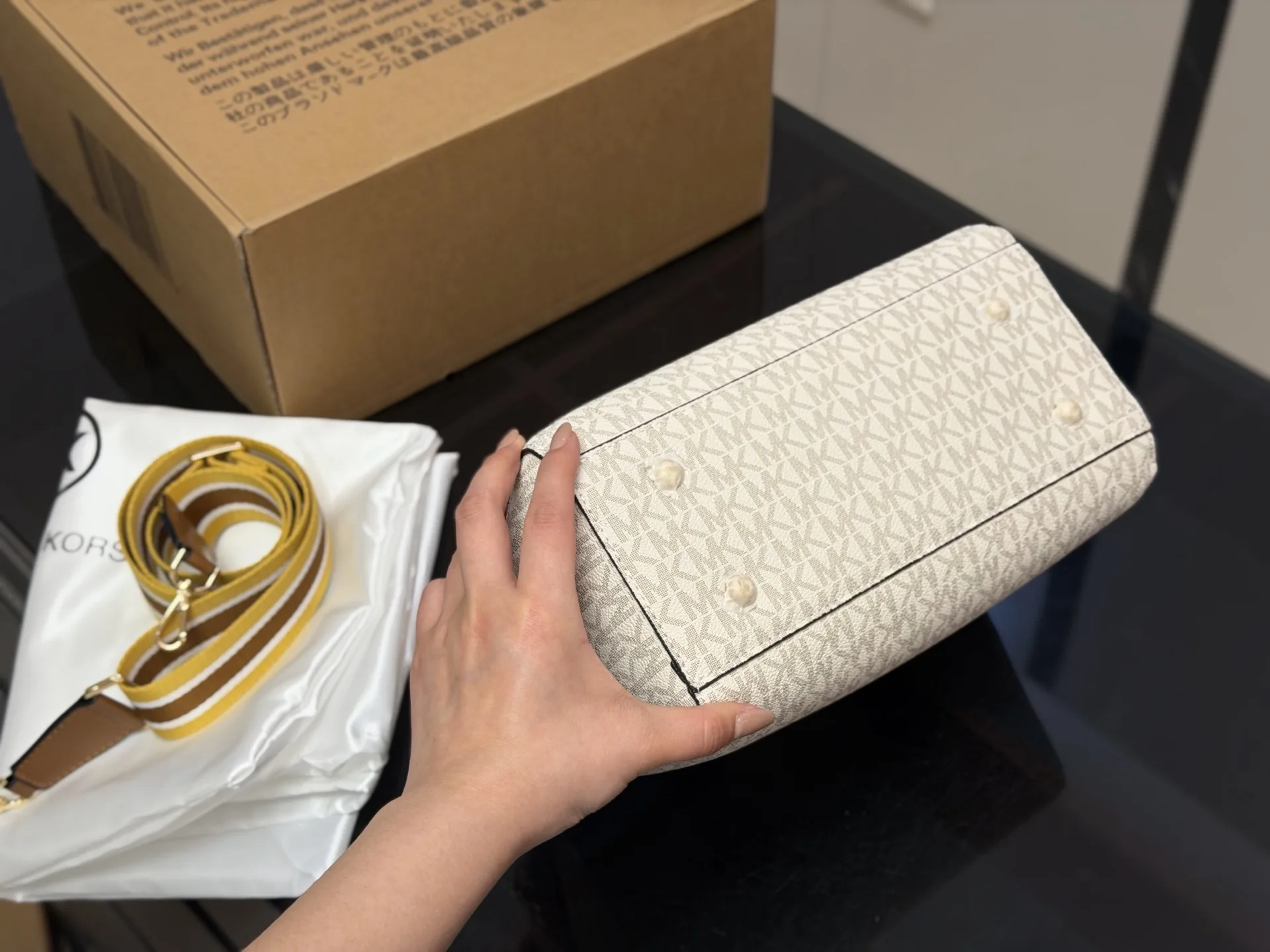 Michael Kors Signature Print Pillow Bag D15011056 — view 9
