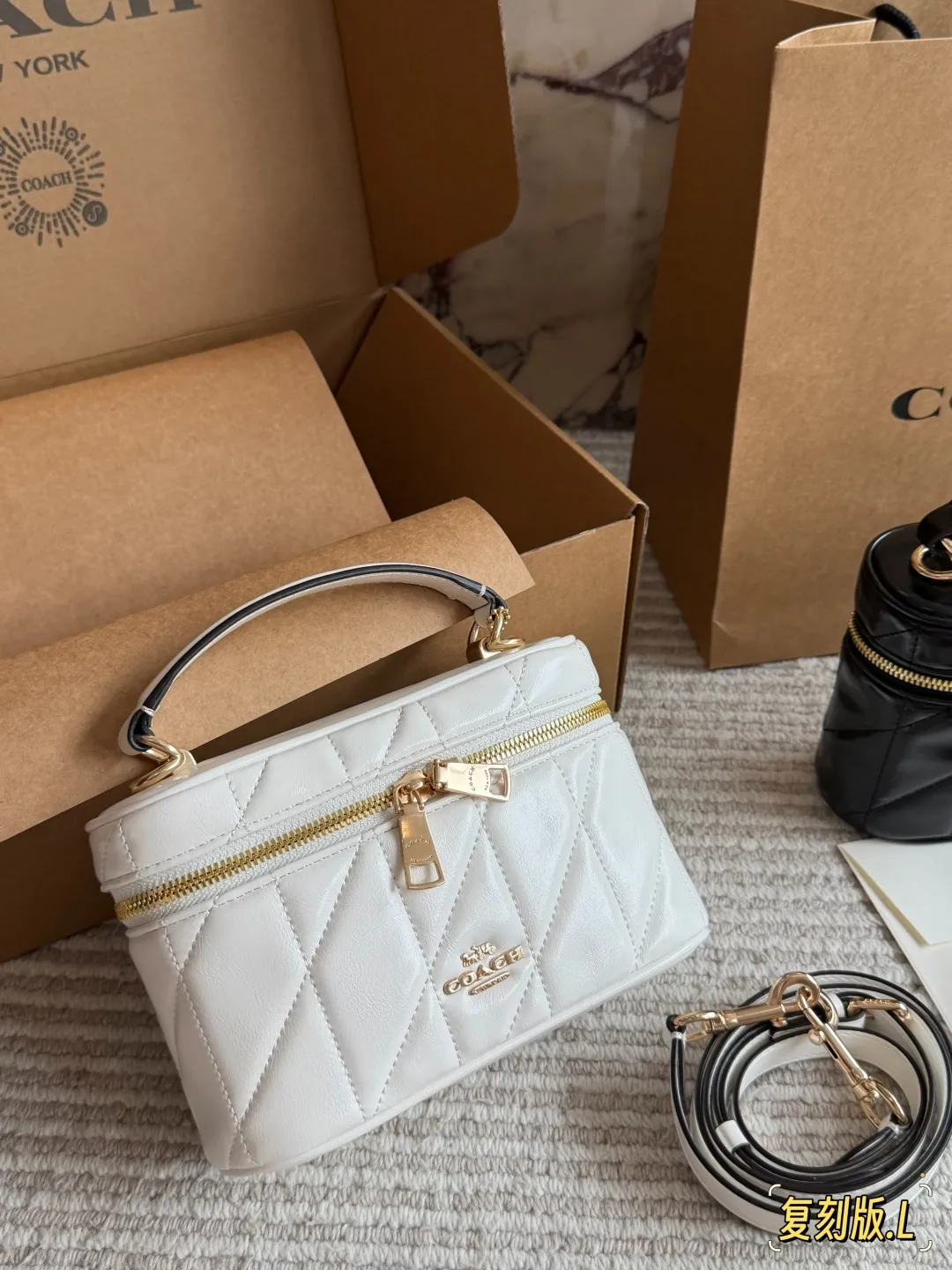 Coach Quilted Leather Box Bag D28511059