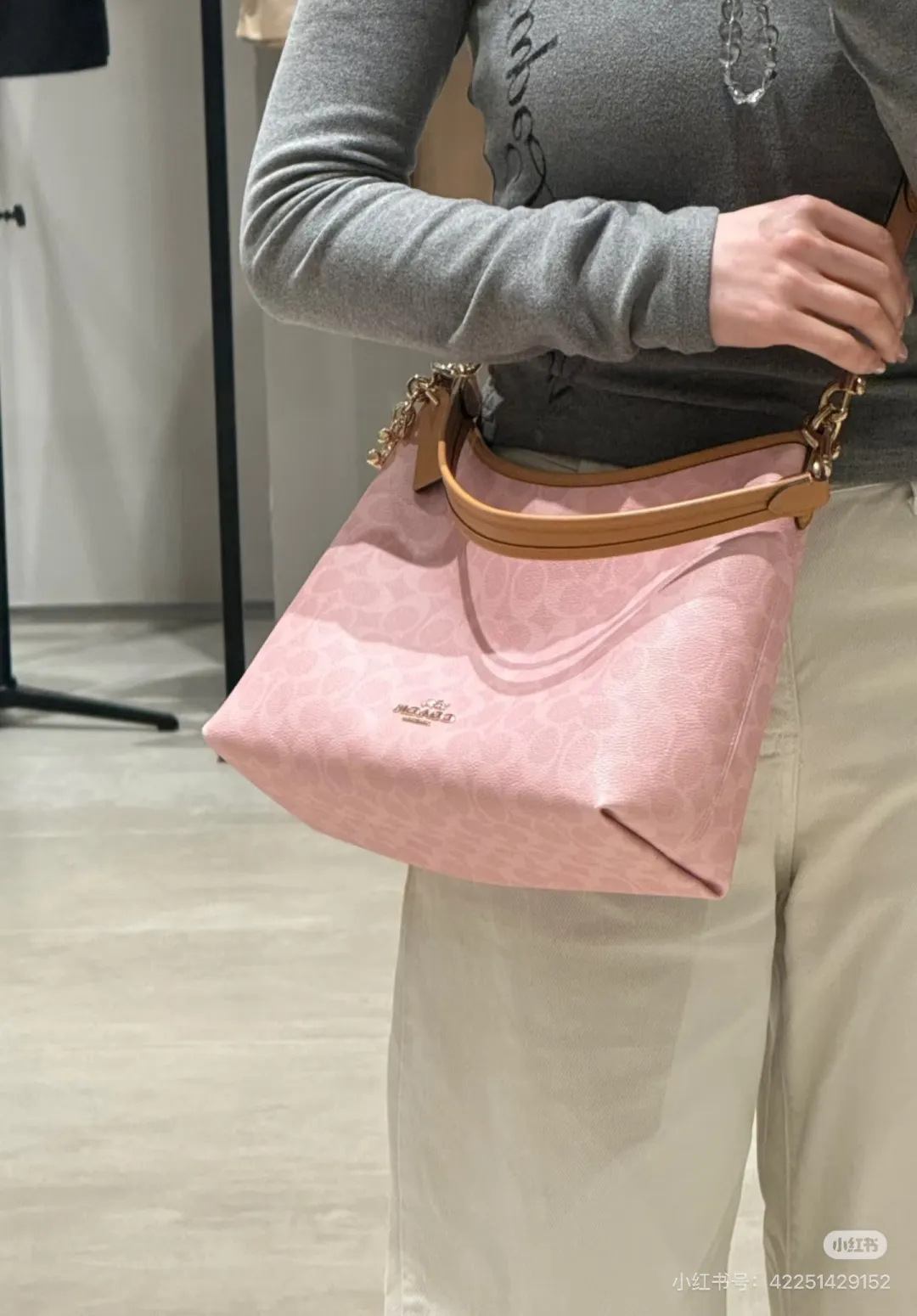Coach Pink Monogram Hobo Bag D36511071