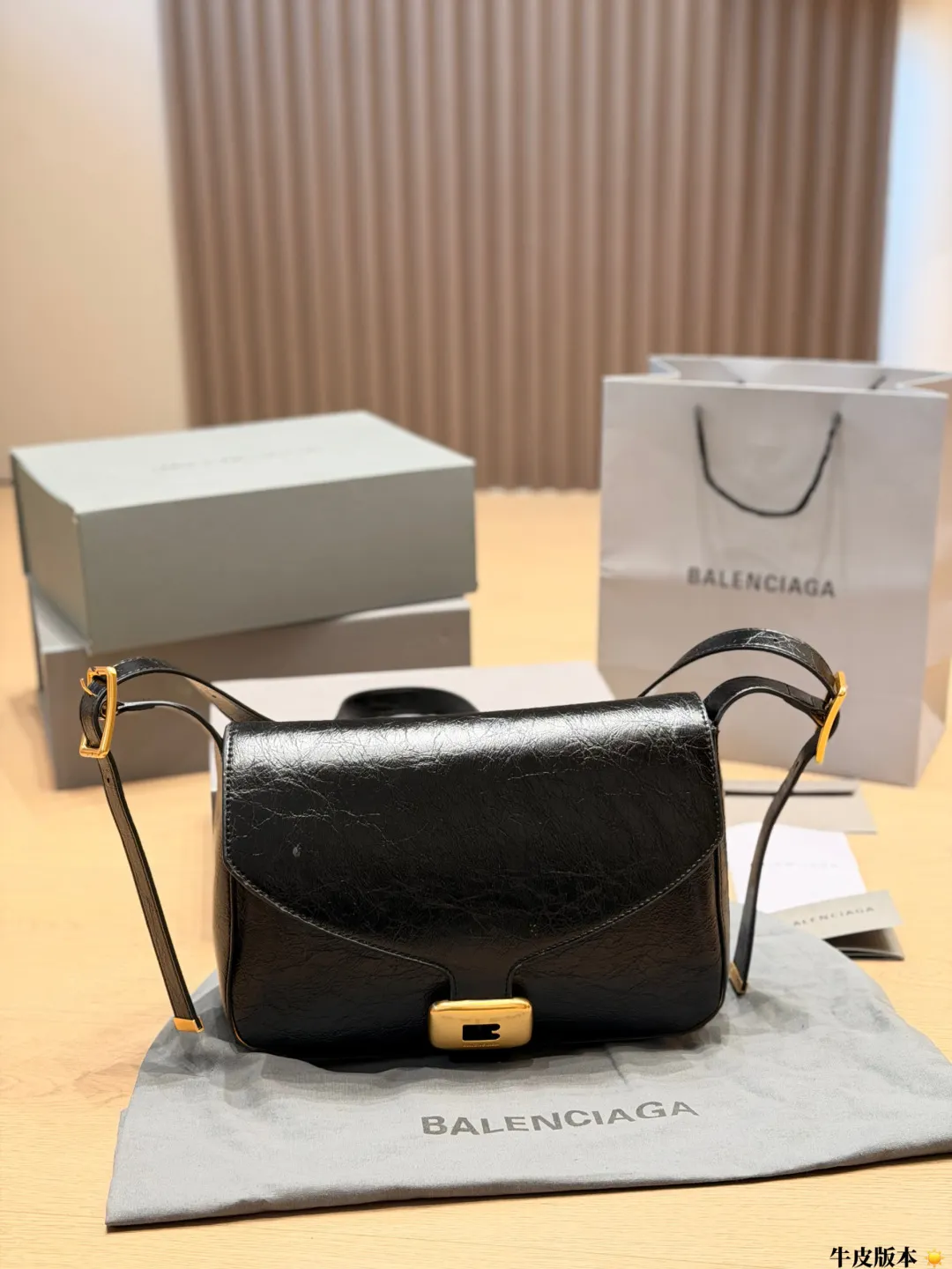 Balenciaga Cruiser Monogram Shoulder Bag D19011079 — view 3