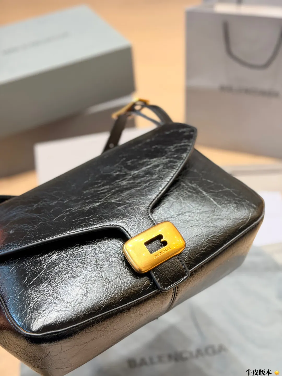 Balenciaga Cruiser Monogram Shoulder Bag D19011079 — view 4