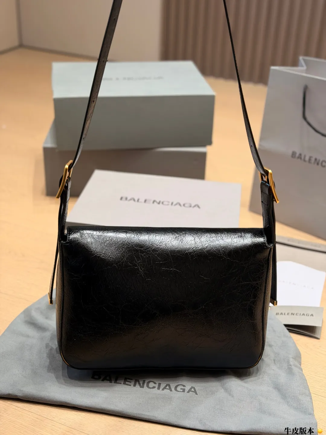 Balenciaga Cruiser Monogram Shoulder Bag D19011079 — view 7