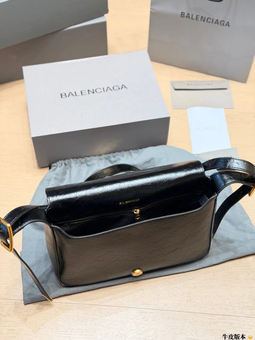 Balenciaga Cruiser Monogram Shoulder Bag D19011079 — view 8
