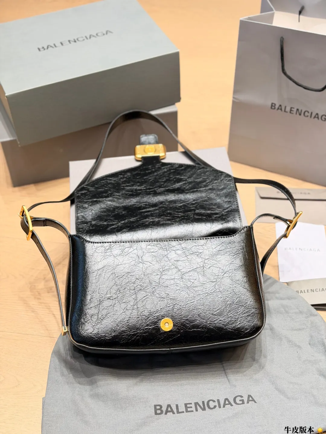 Balenciaga Cruiser Monogram Shoulder Bag D19011079 — view 9