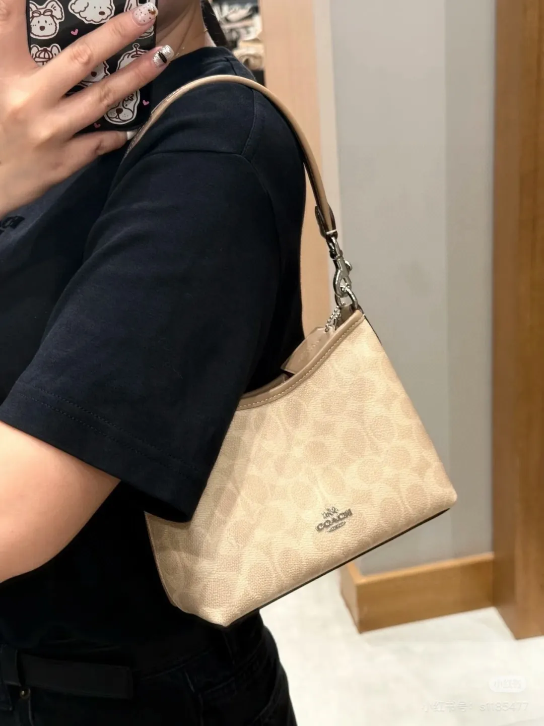 Coach Mini Signature Hobo Bag D28511083 — view 5