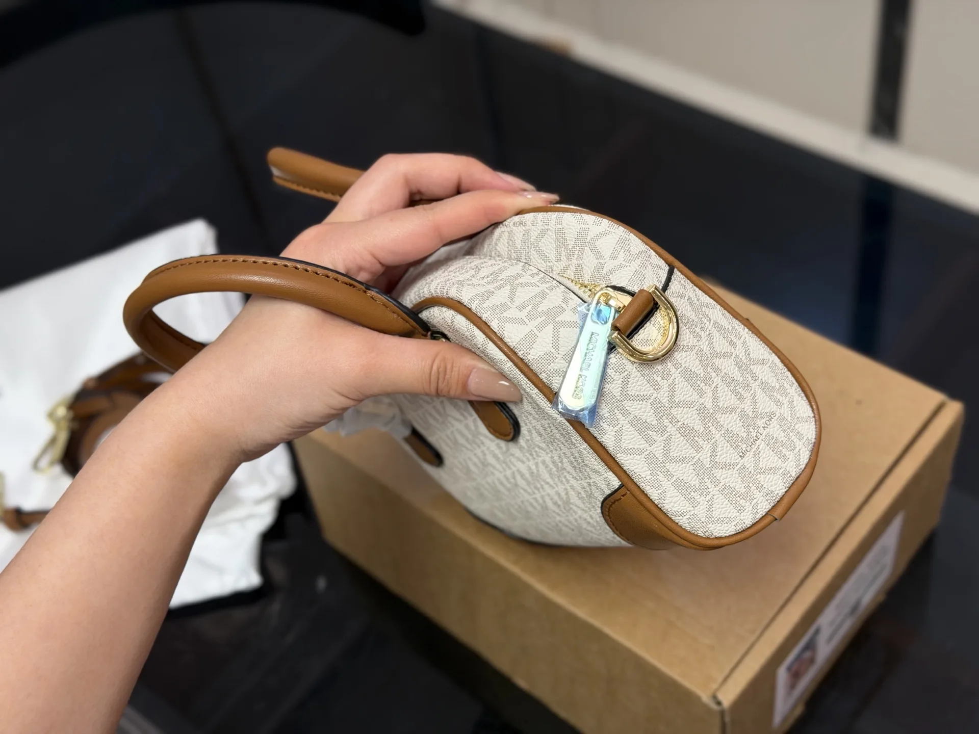 Michael Kors Thompson Bowling Bag D29011018 — view 6