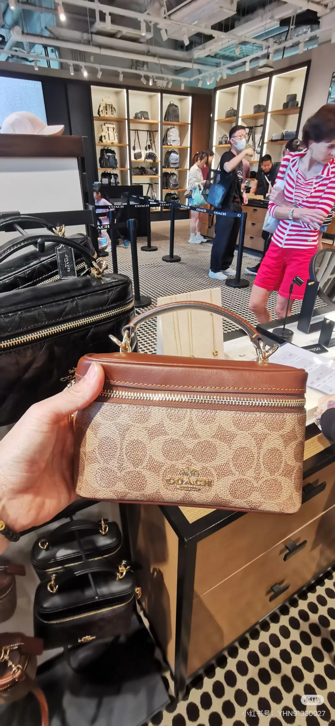 Coach Rainer Signature Canvas Box Bag D20011089 — view 7