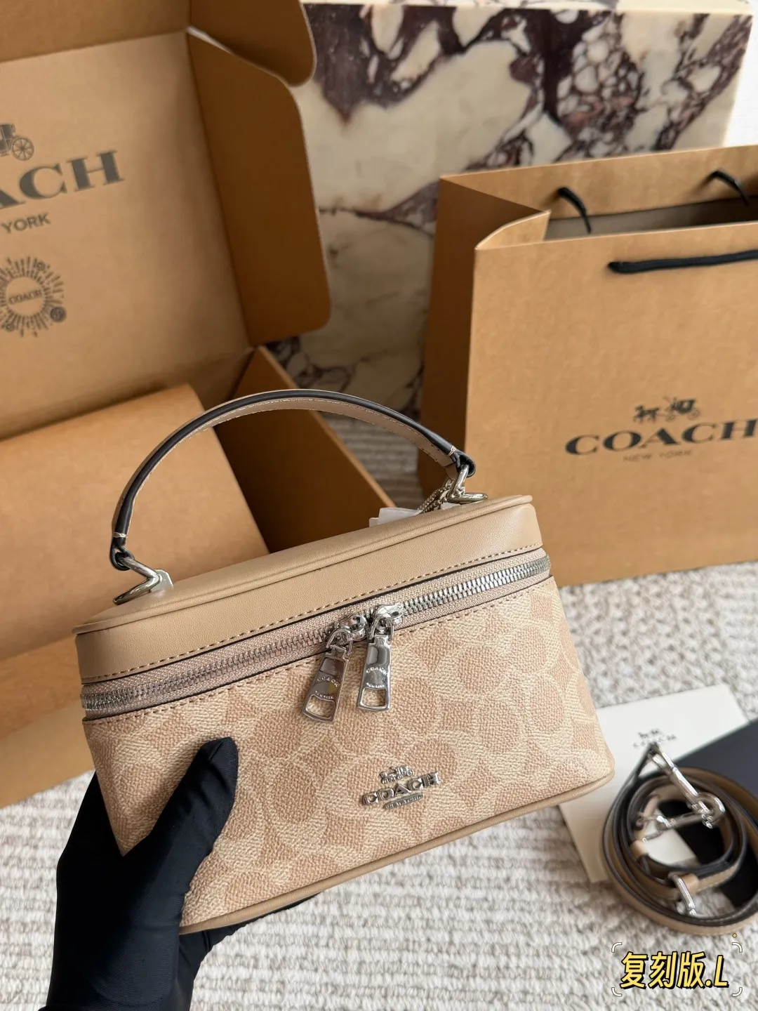 Coach Rainer Signature Canvas Top-Handle Bag D28511043